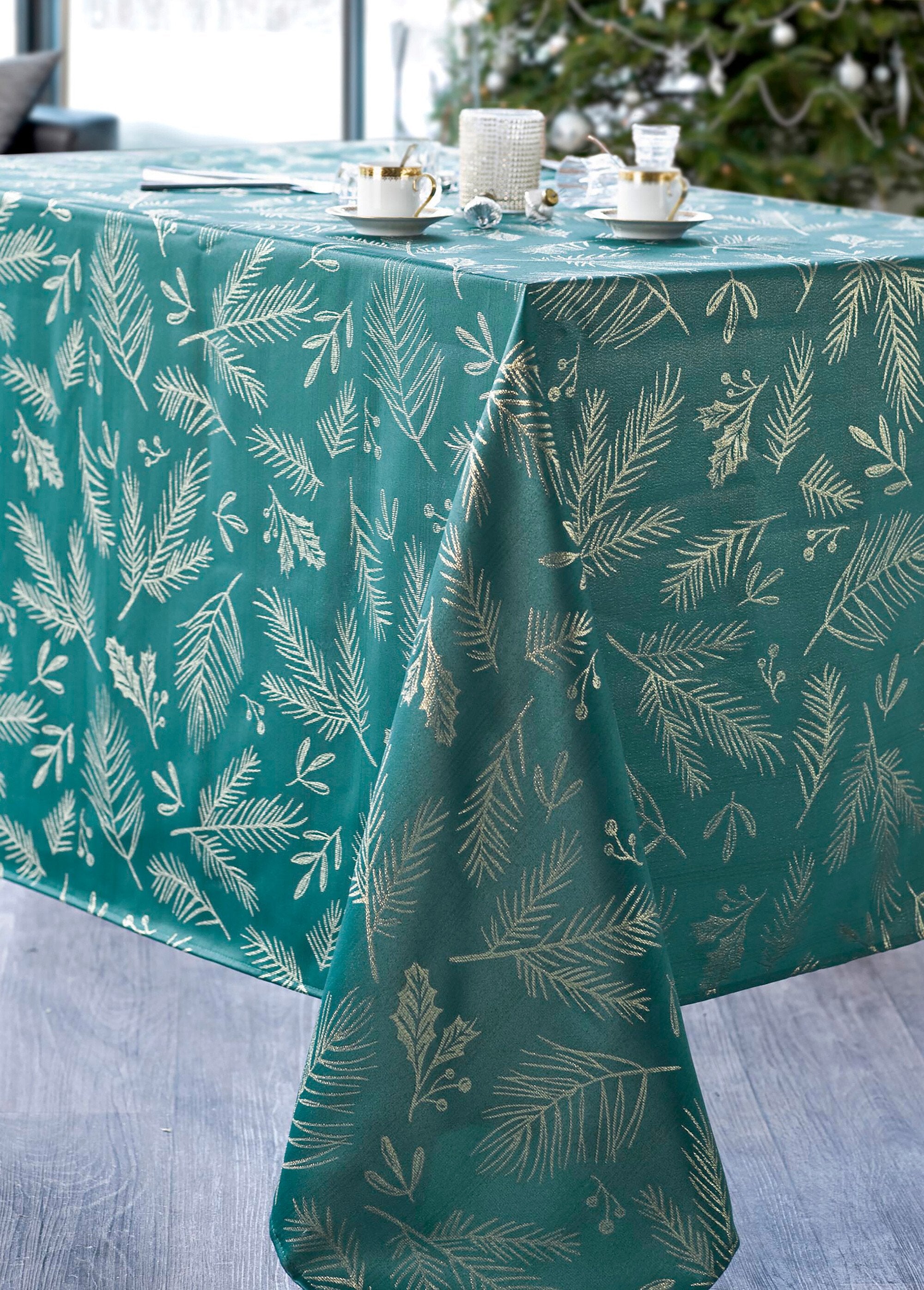 Holly_Metallic_Print_Party_Tablecloth_Fir_green_and_yellow_FA1_slim