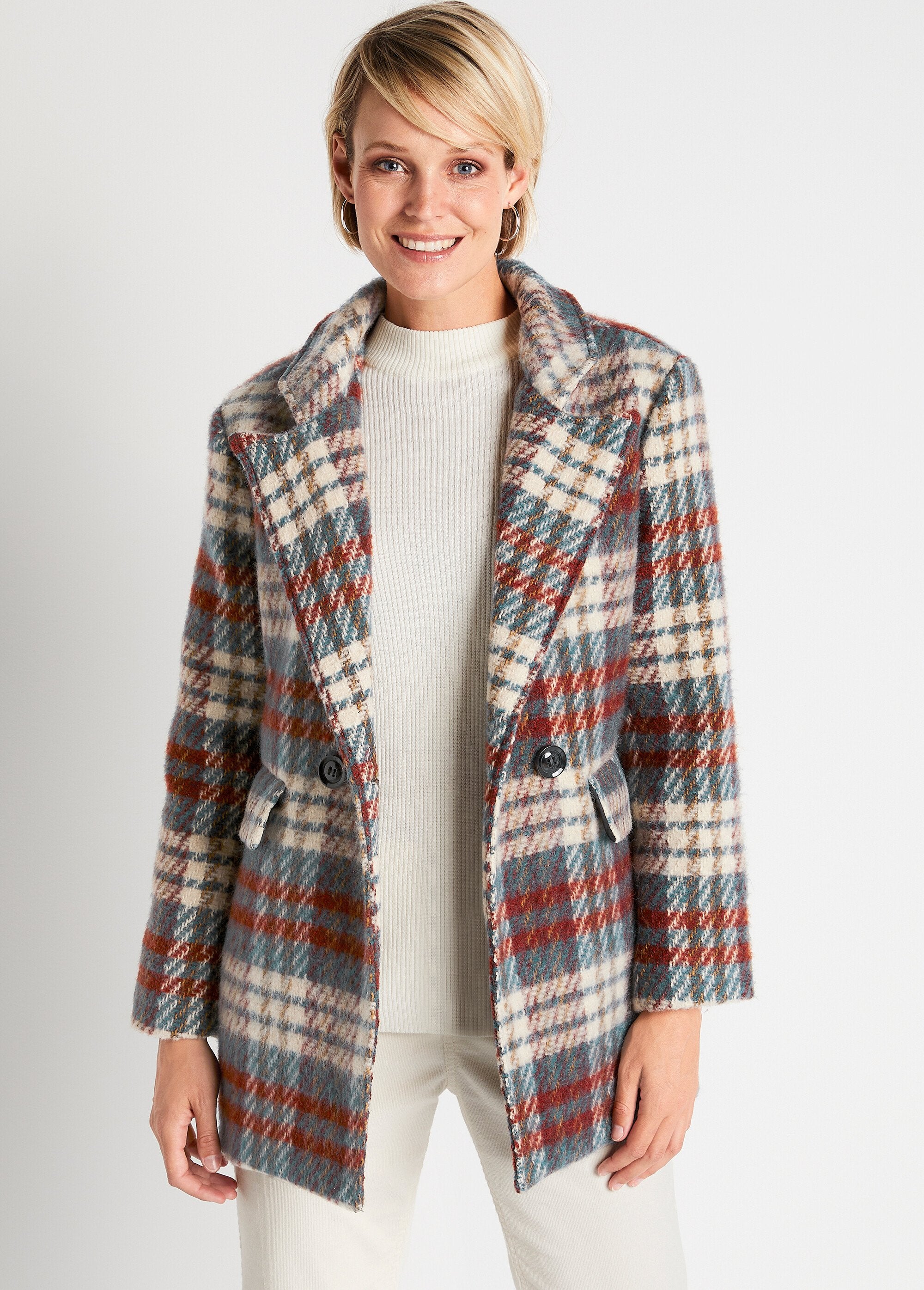 Short_winter_coat_in_warm_checked_fabric_Squirrel_tiles_FA1_slim