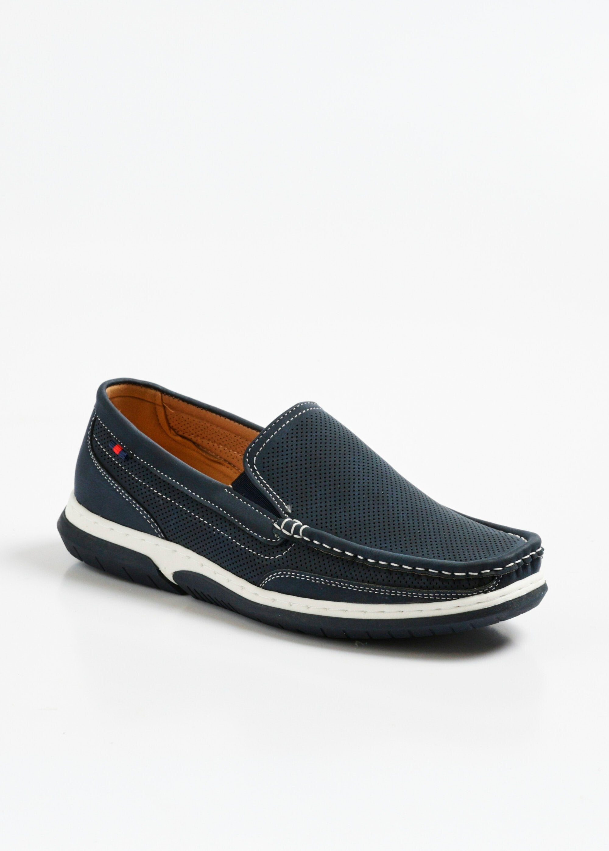 Micro-perforated_elasticated_leather_boat-style_loafers_Marine_FA1_slim