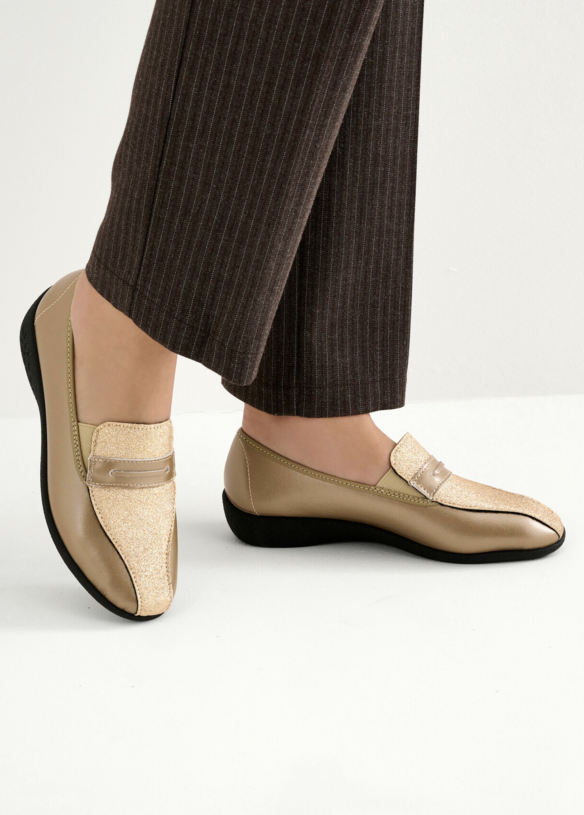 Comfort_width_elastic_moccasins_Bronze_SF1_slim