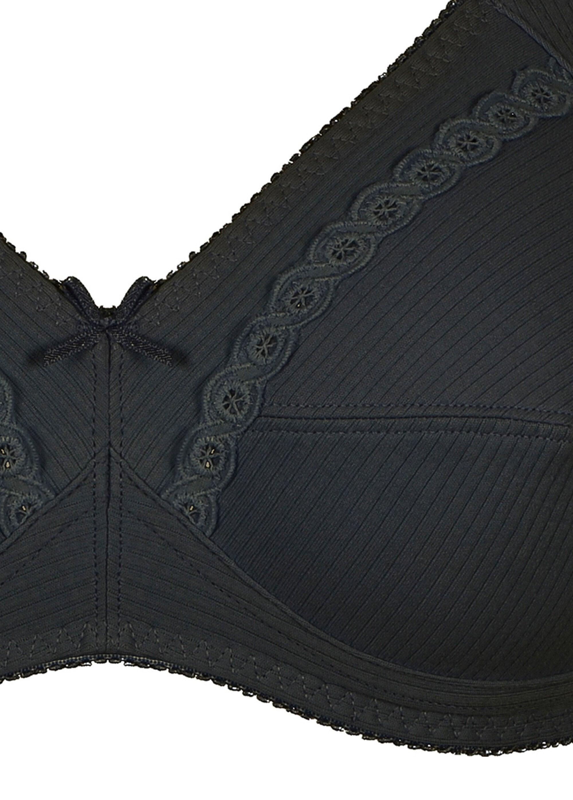 Naturana®_-_Non-wired_cotton_bra_Black_DE1_slim