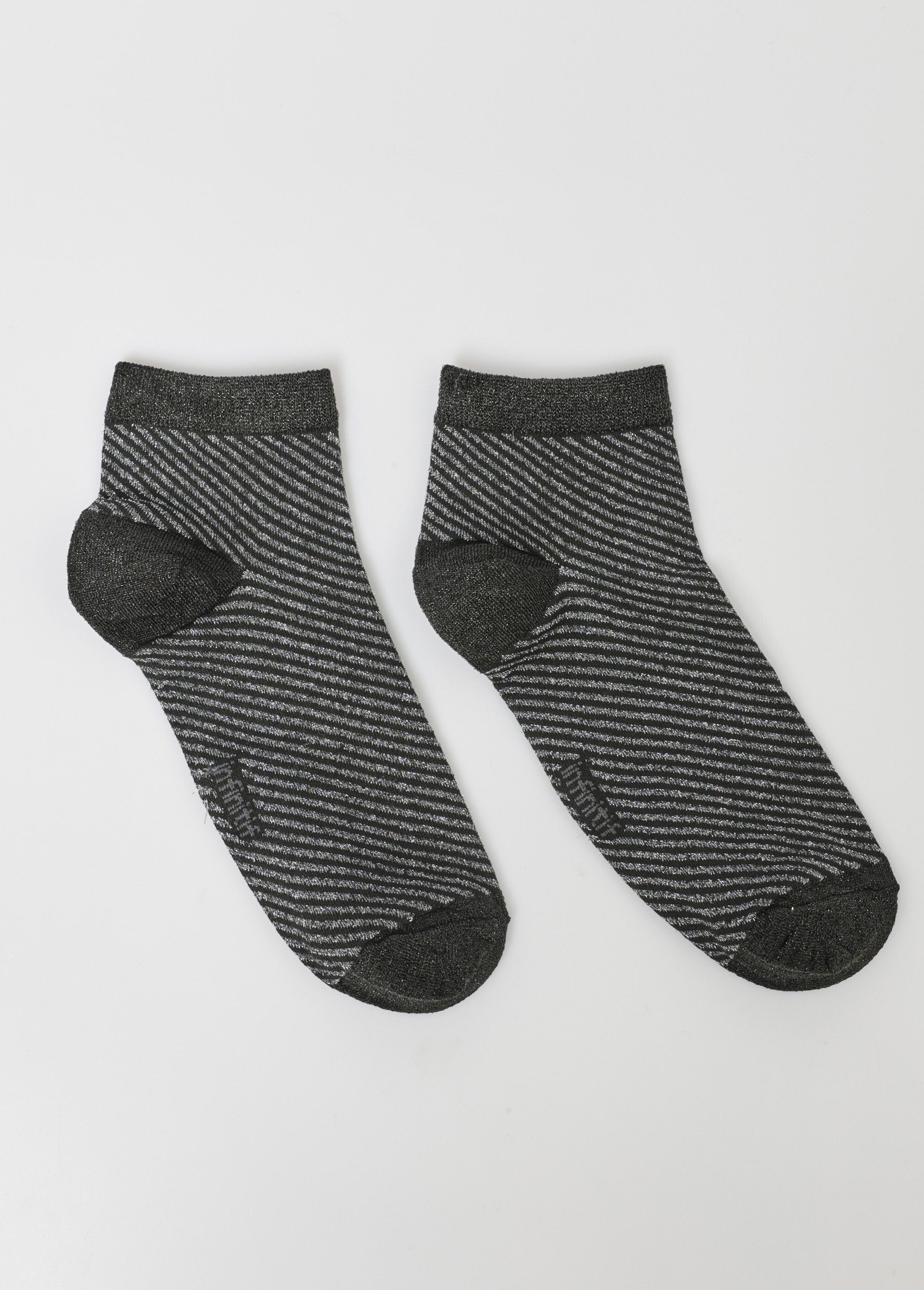 Pair_of_socks,_metallic_pattern_Gray_stripe_FA1_slim