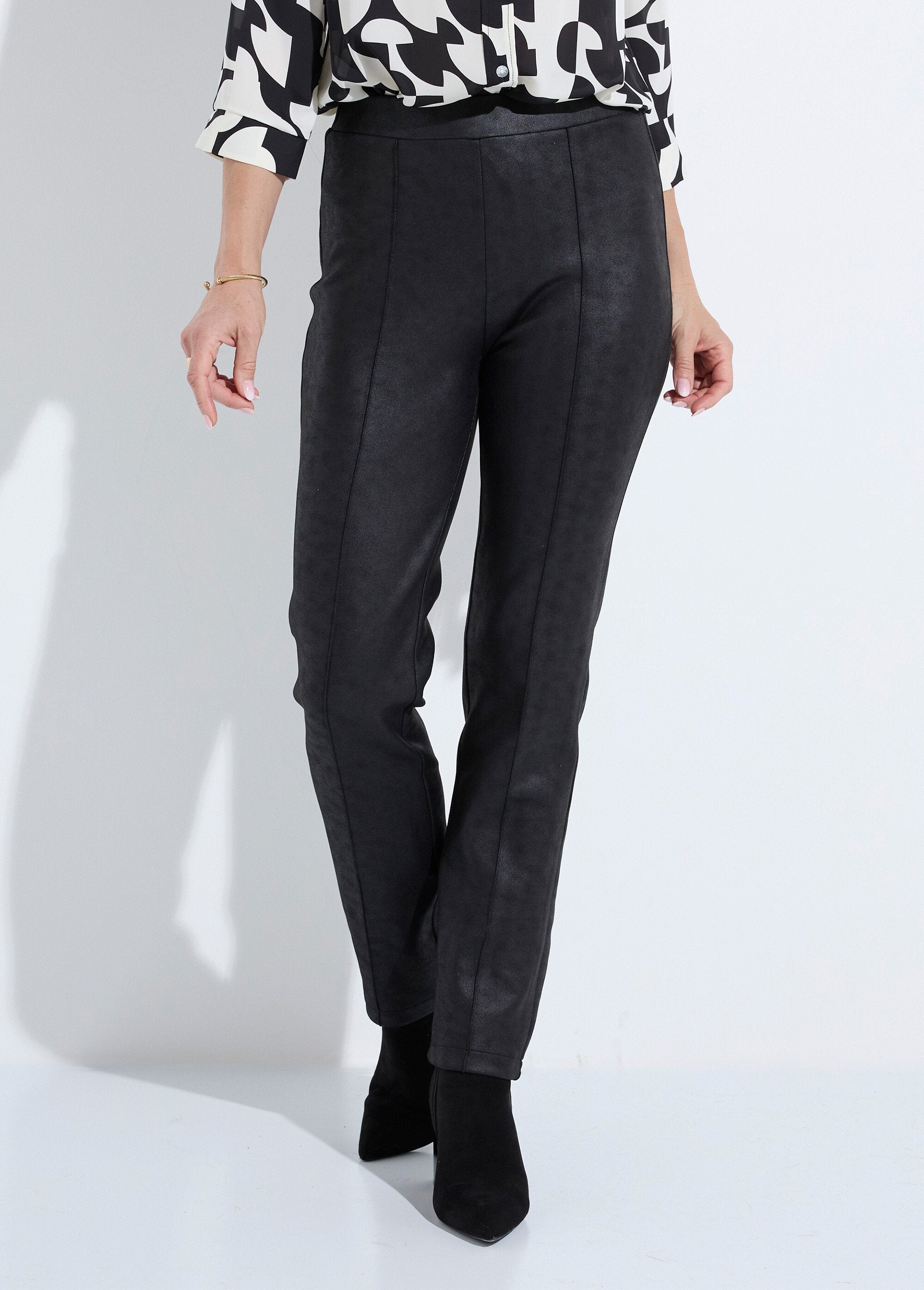 Pantalon_droit_ceinture_semi-élastiquée_aspect_peau_Noir_FA1_slim