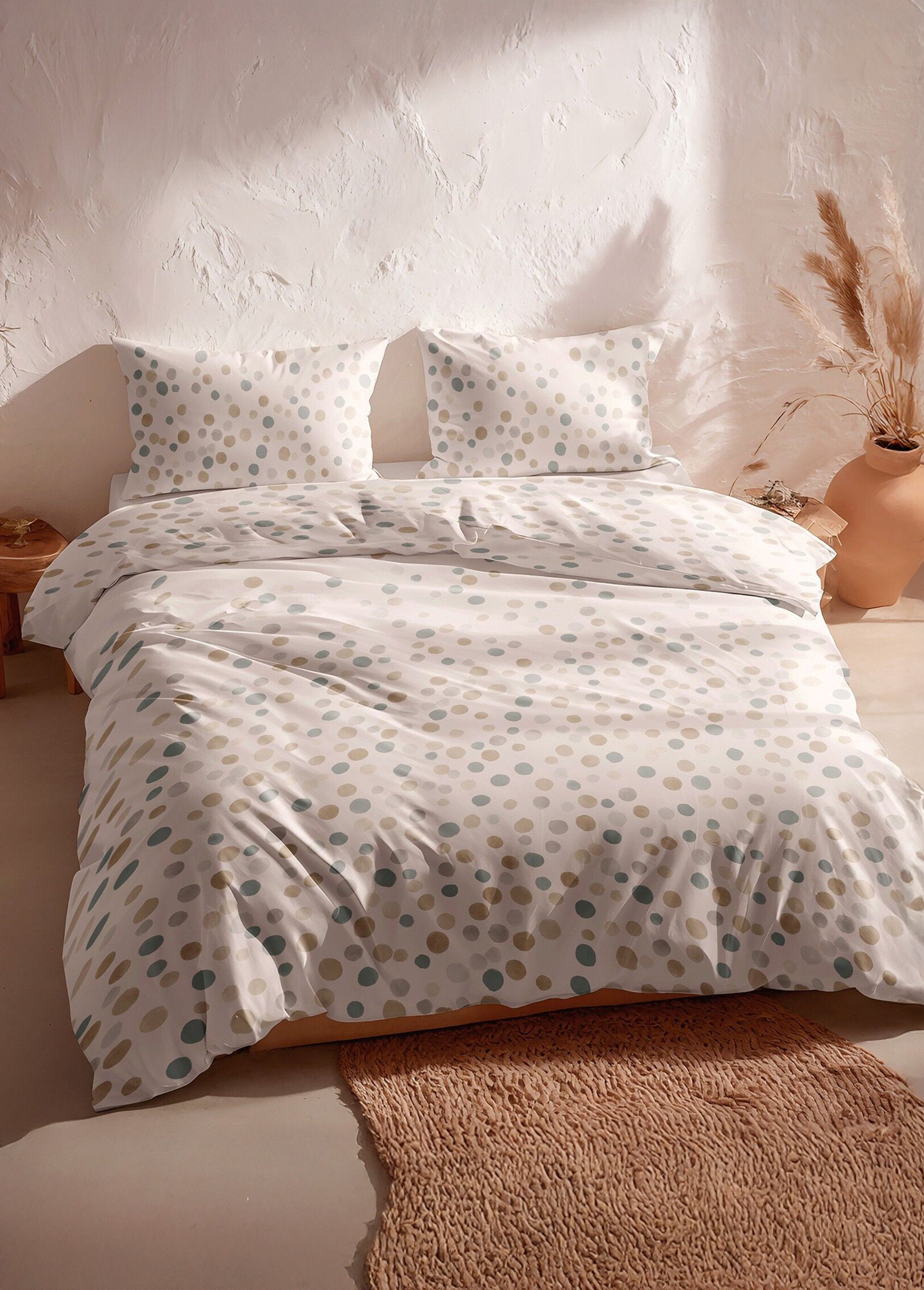 Double_bed_linen_set,_cotton,_confetti_pattern_Multico_FA1_slim
