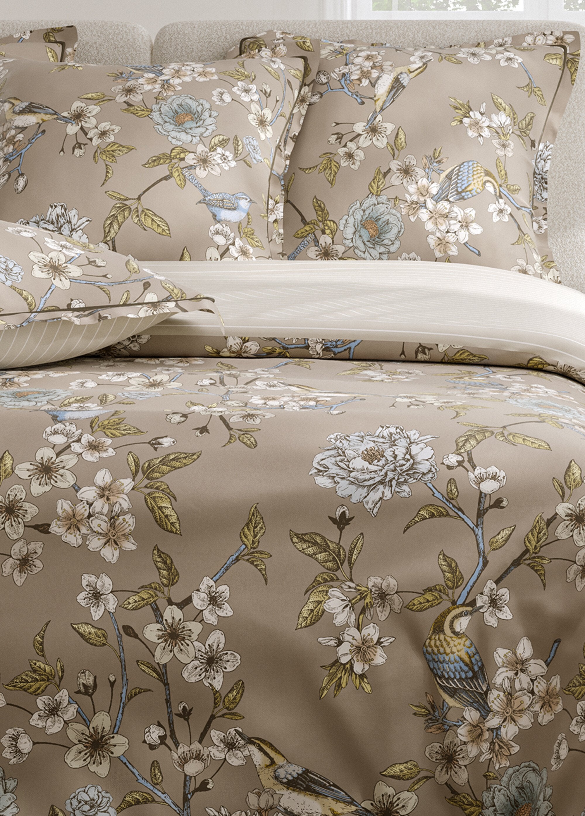 Romance_3-Piece_Percale_Bedding_Set_with_Duvet_Cover_Beige_print_DE3_slim