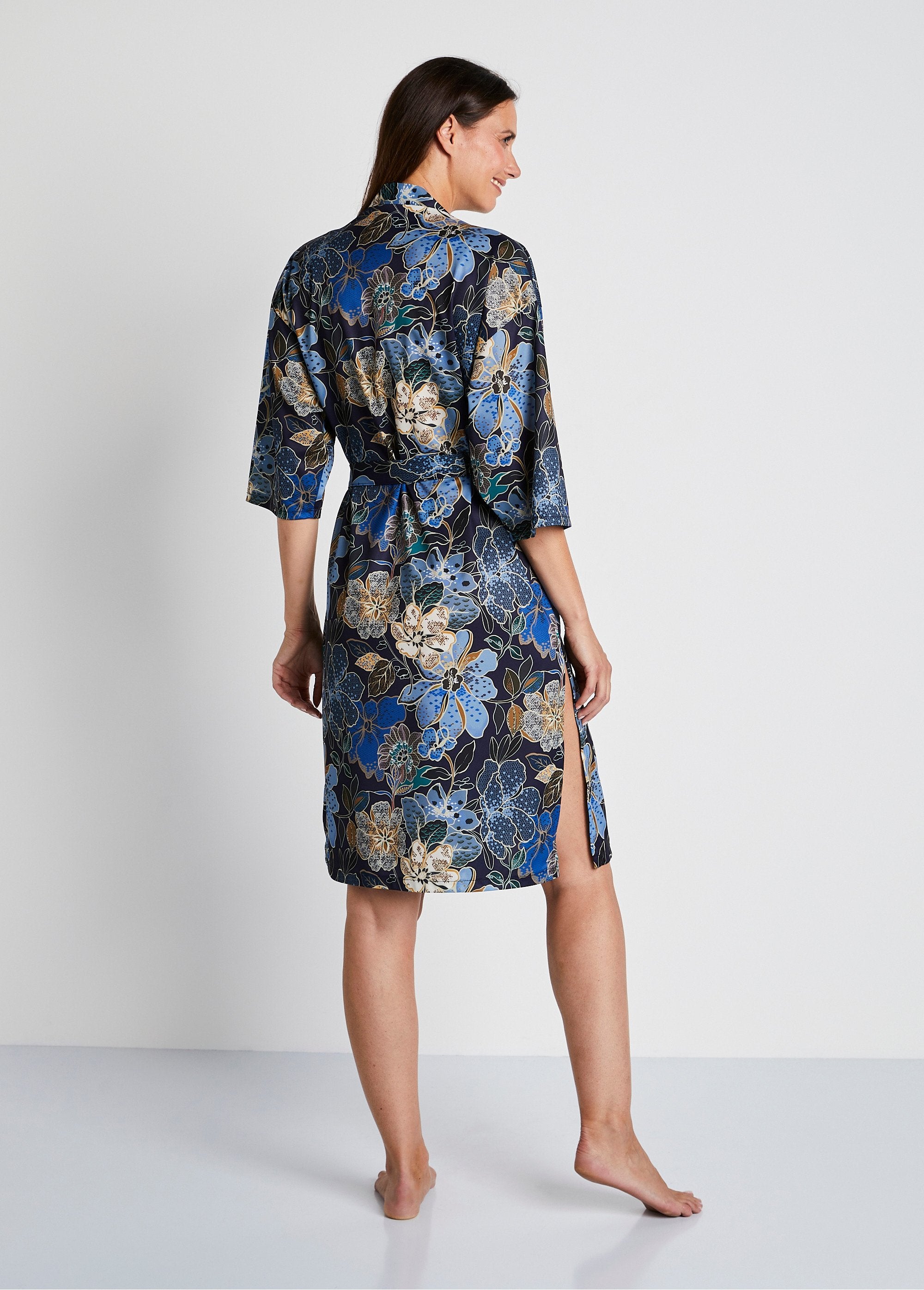 Mid-length_satin_kimono_bathrobe_Navy_print_DO1_slim