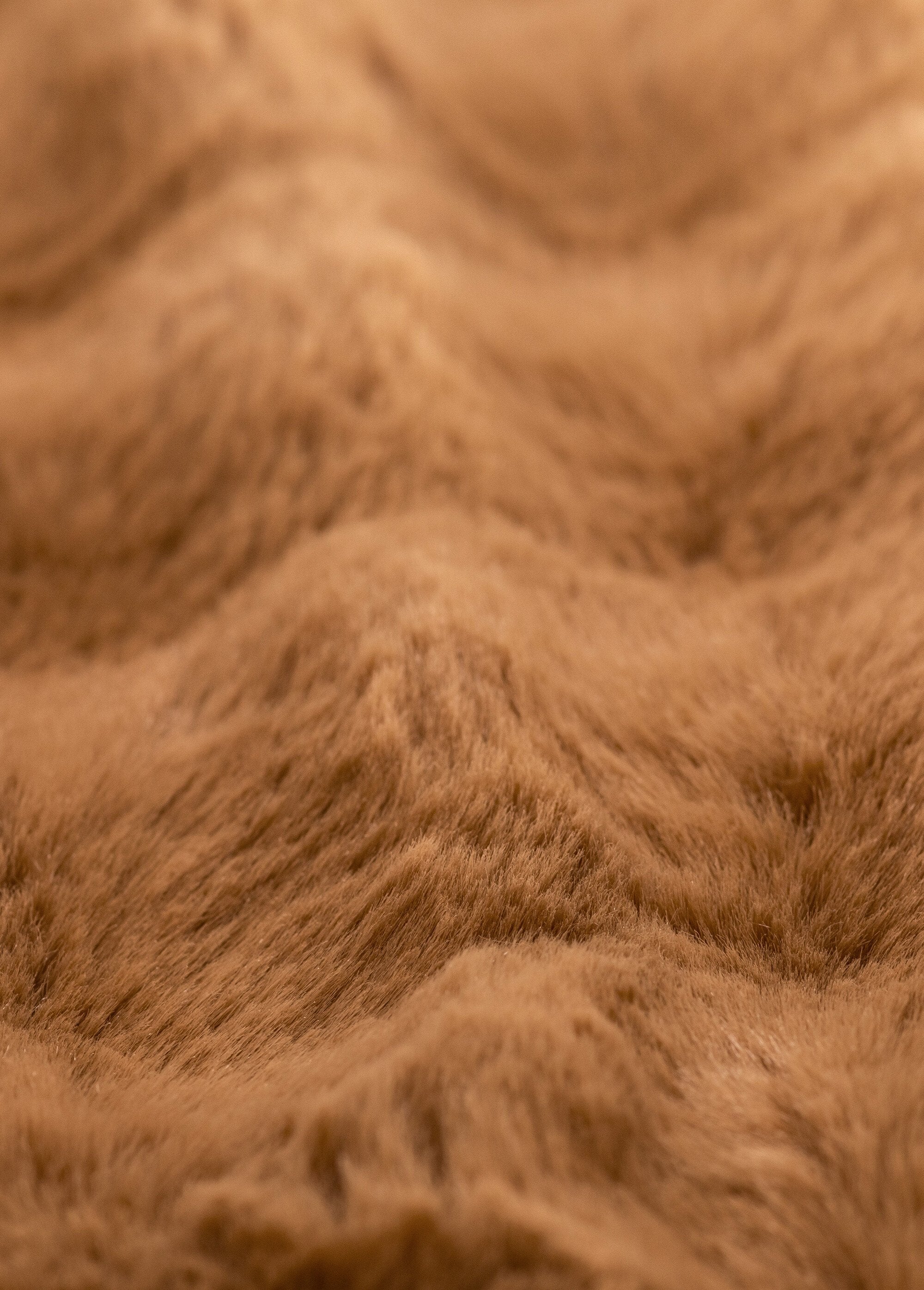 Ribbed_faux_fur_throw_1.8m_x_1.3m_Brown_DE1_slim