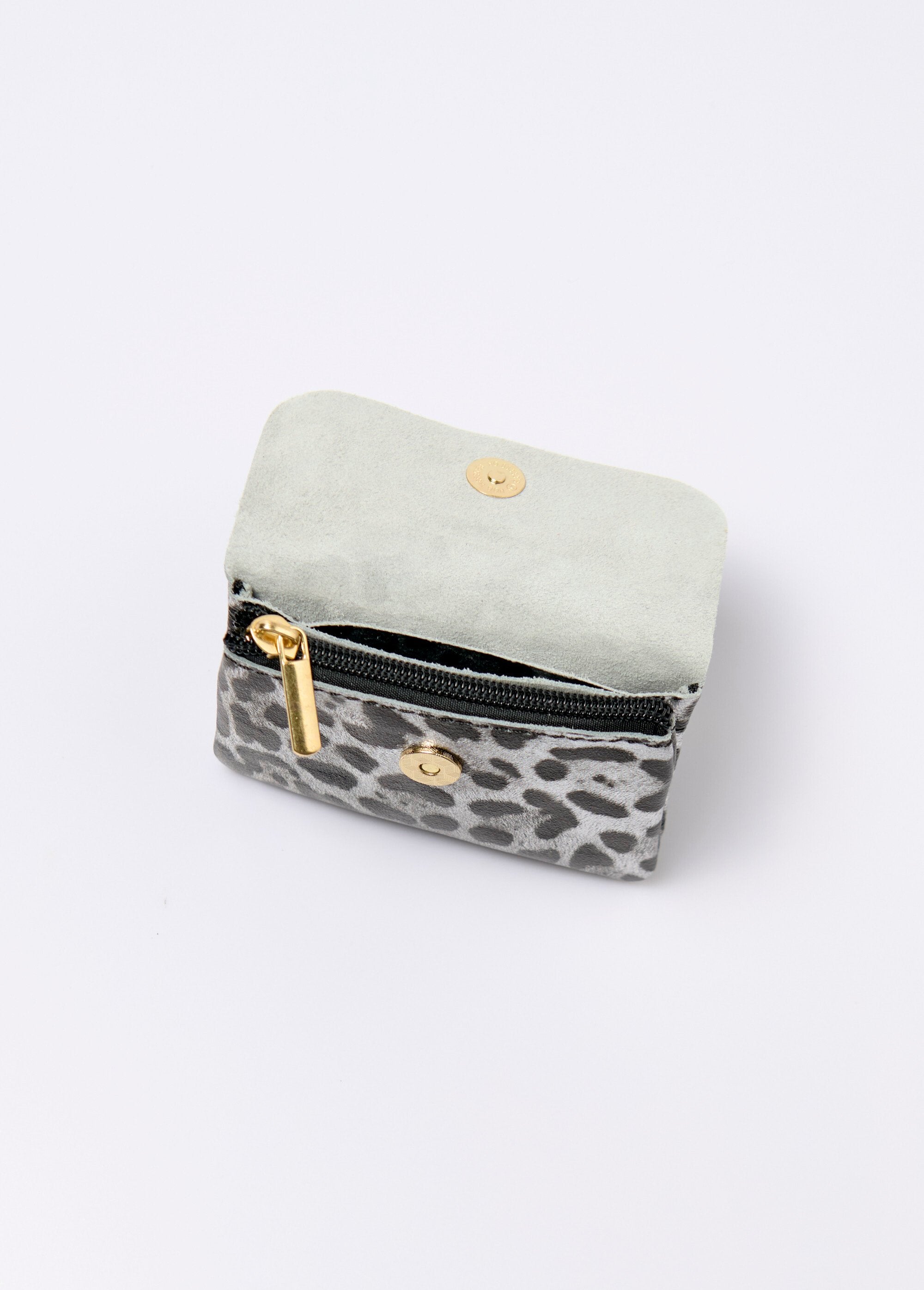 Shiny_leather_flap_coin_purse_Silver_Leopard_DE1_slim