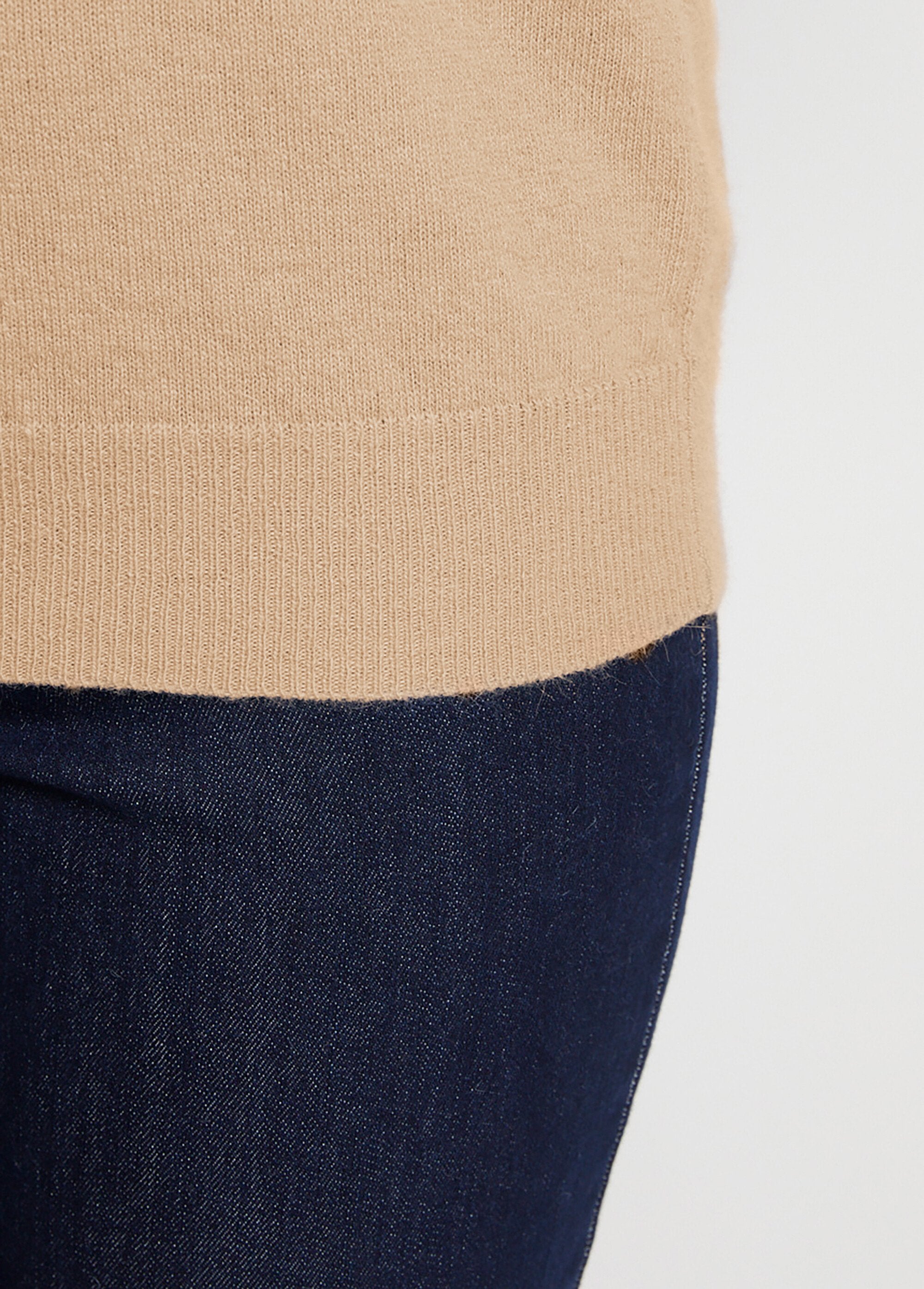 Warm_high-neck_sweater_with_wool_and_angora_camel_DE1_slim