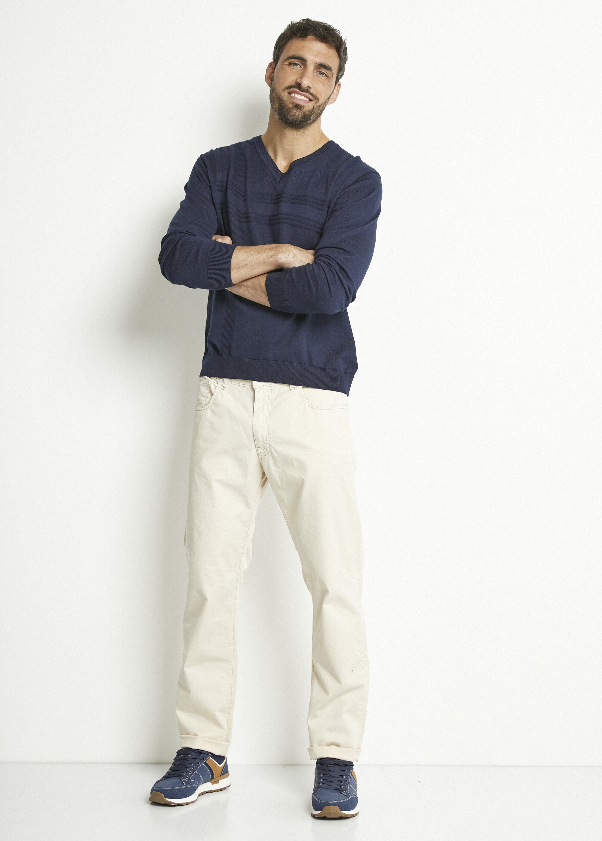 Long-sleeved_cotton_V-neck_sweater_Marine_SF1_slim