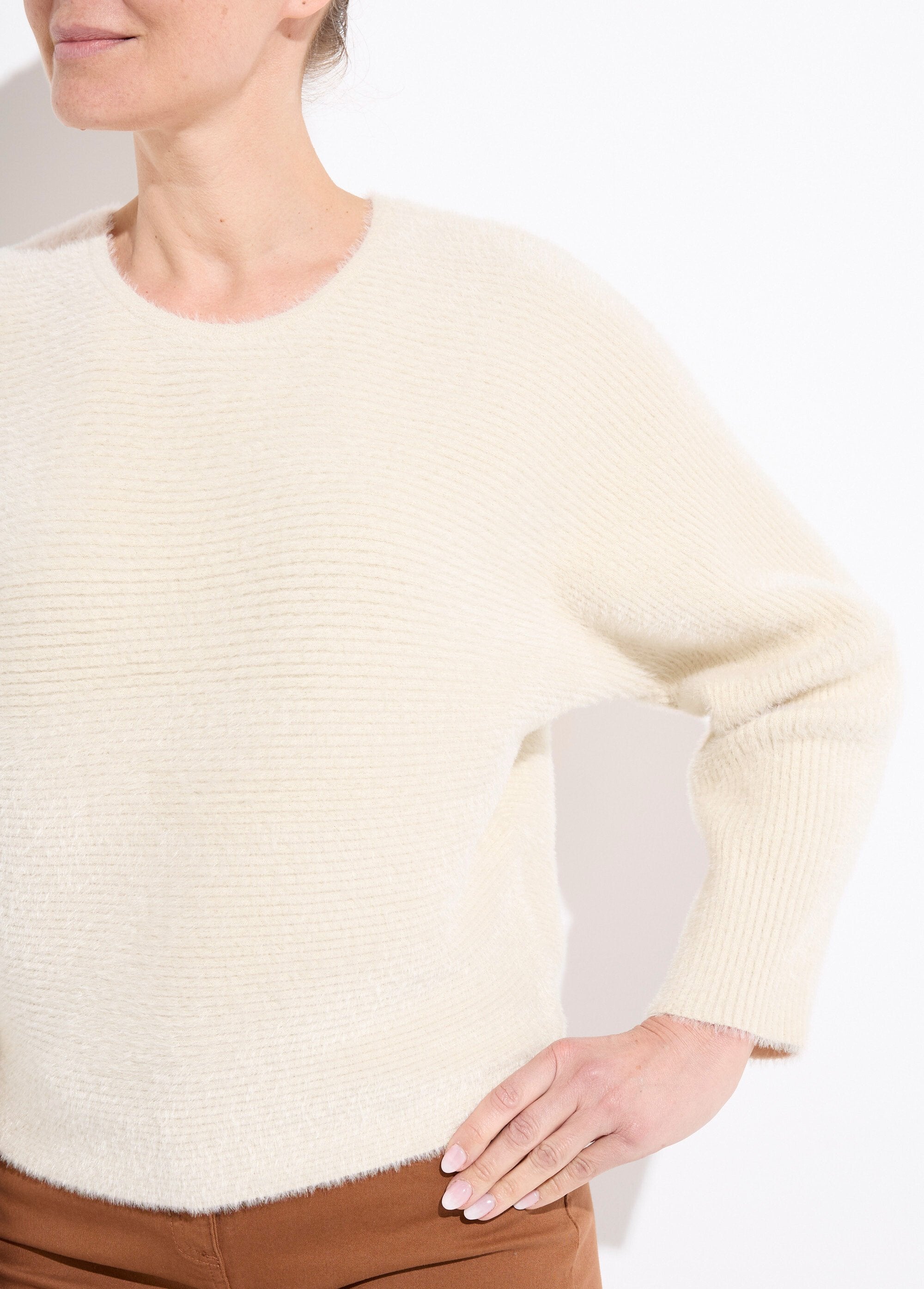 Pull_côtelé_col_rond_sans_emmanchures_boîte_Ecru_DE1_slim