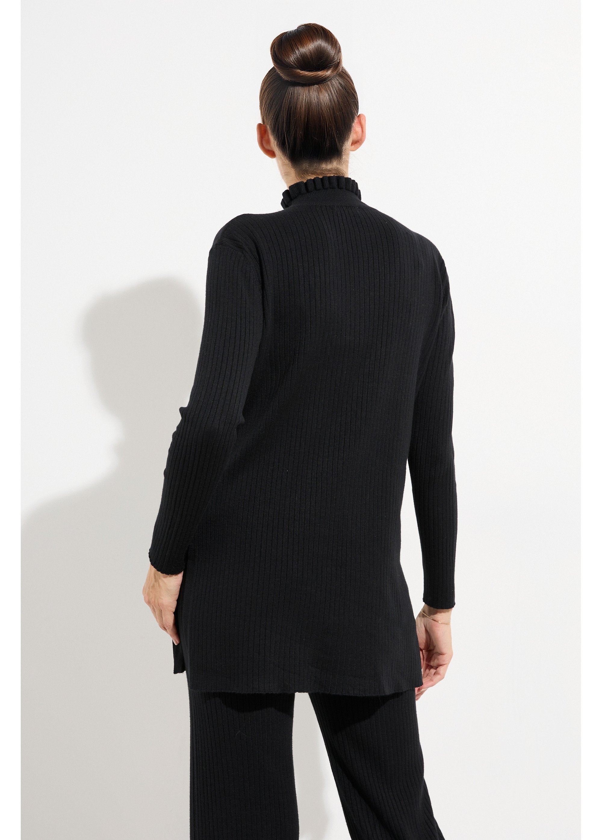 Pull_détente_maille_cotelée,_col_montant_Noir_DO1_slim