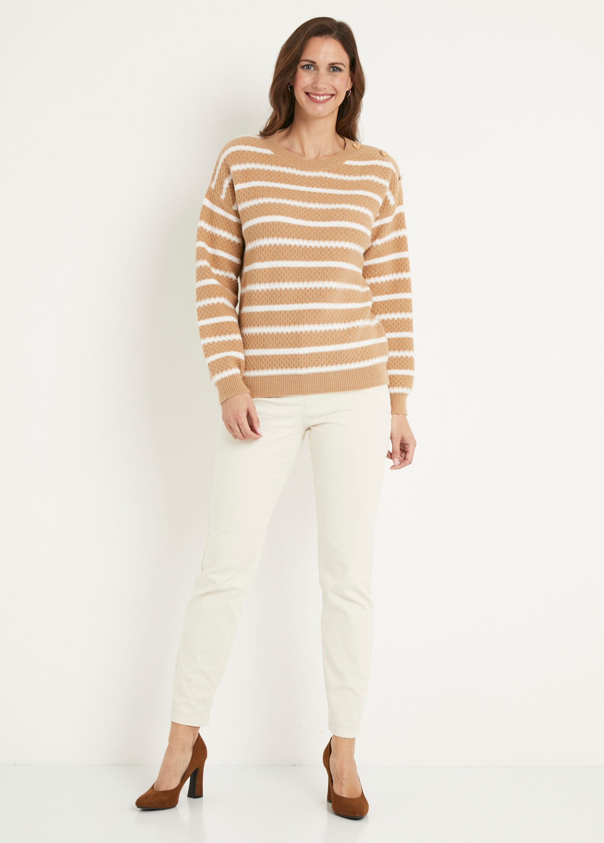 Soft_striped_sweater_round_neck_fancy_knit_Camel_and_ecru_SF1_slim