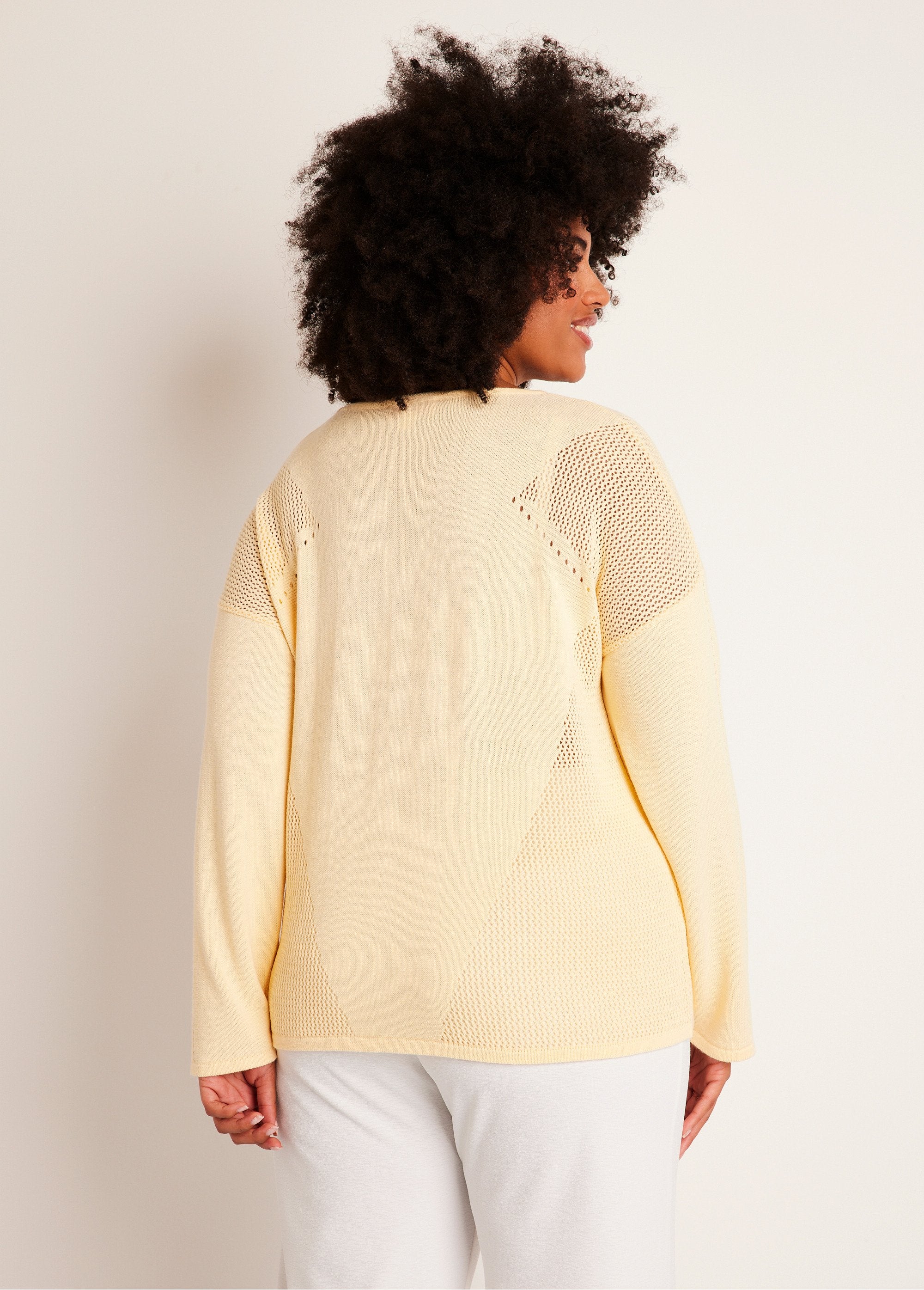 Thin_openwork_sweater_with_long_sleeves_Vanilla_DO1_curvy