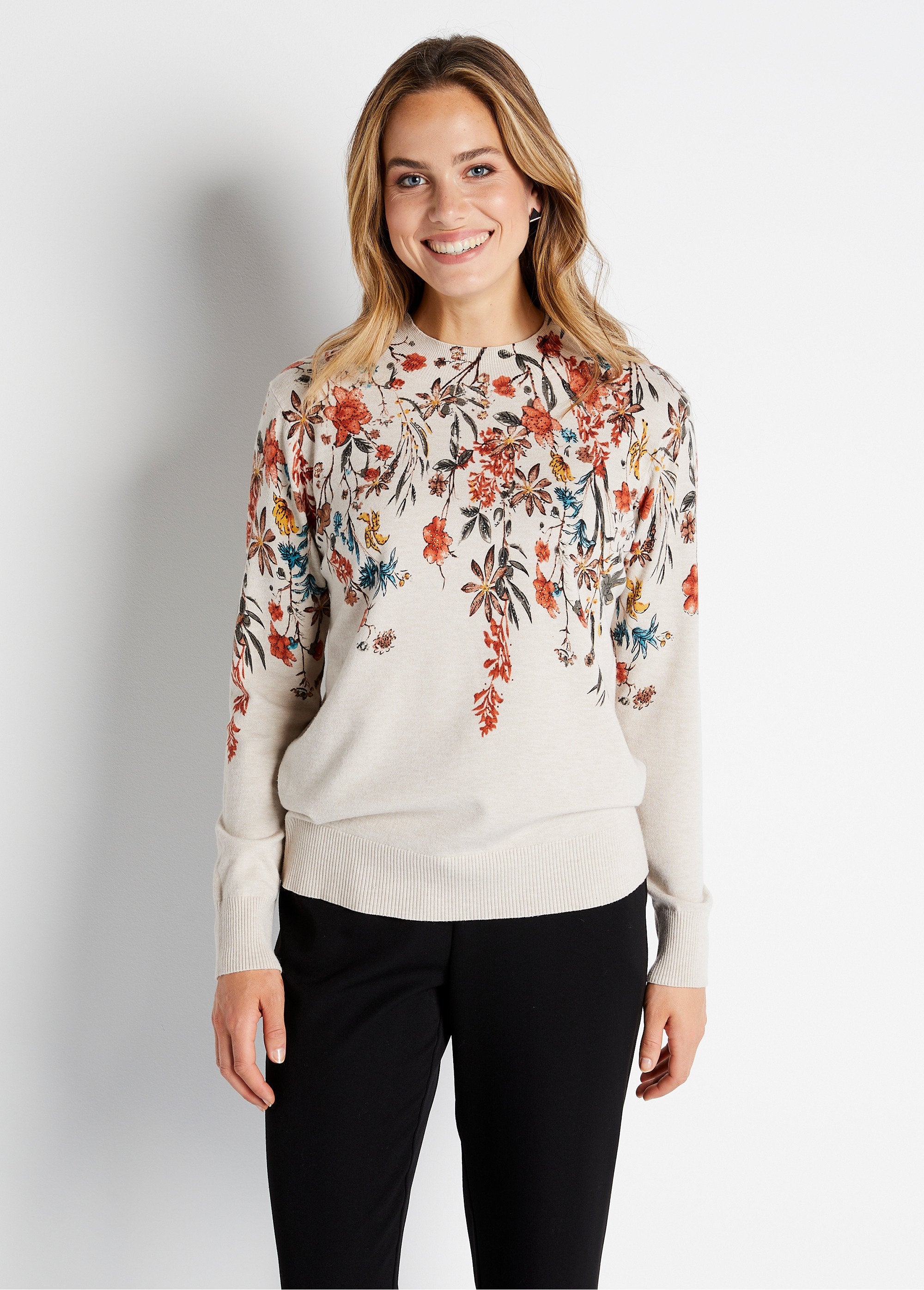 Printed_sweater_with_high_neck_rhinestones_Beige_background_FA1_slim