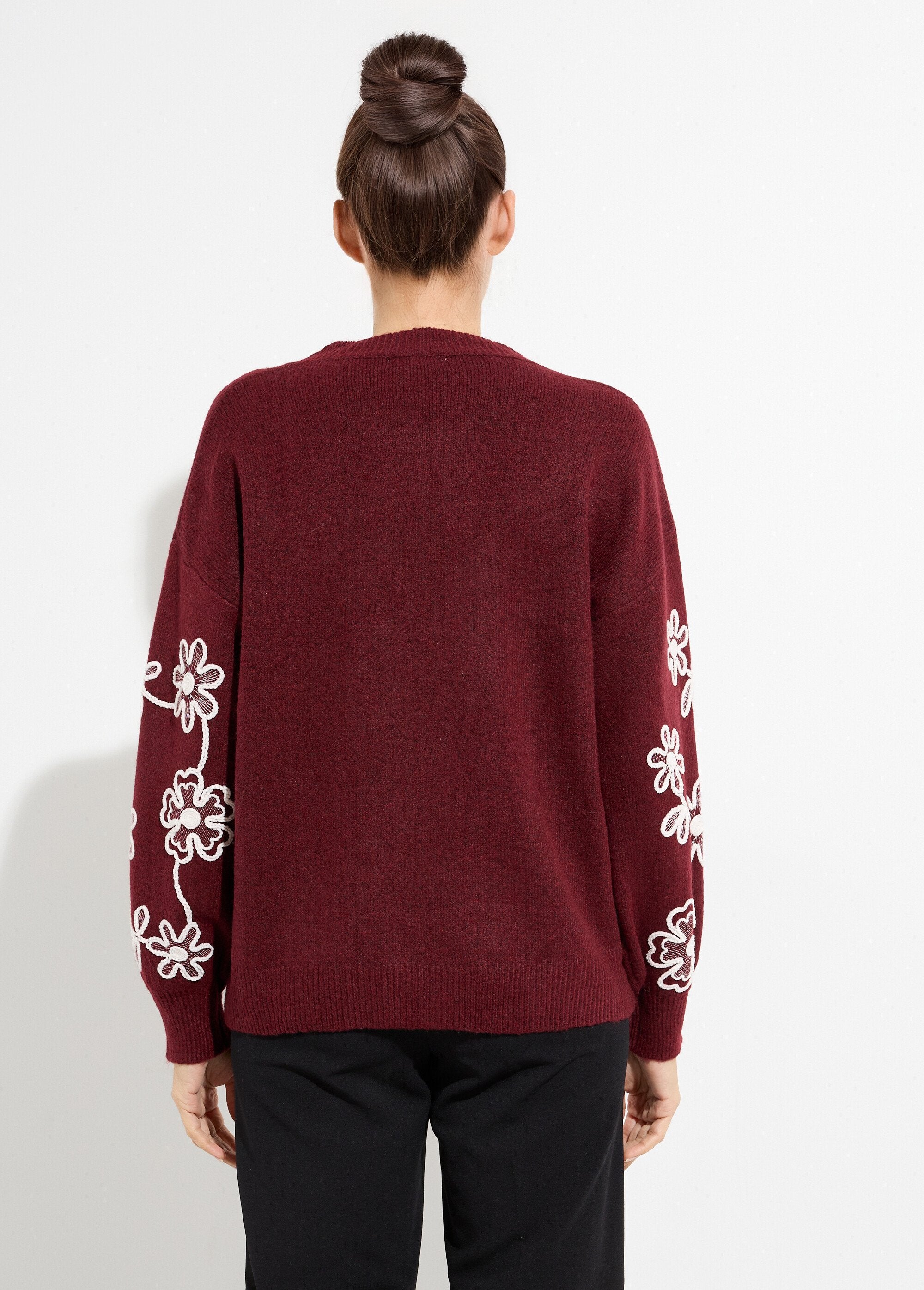 Pull_montant_application_fleurs_brodées_Bordeaux_DO1_slim