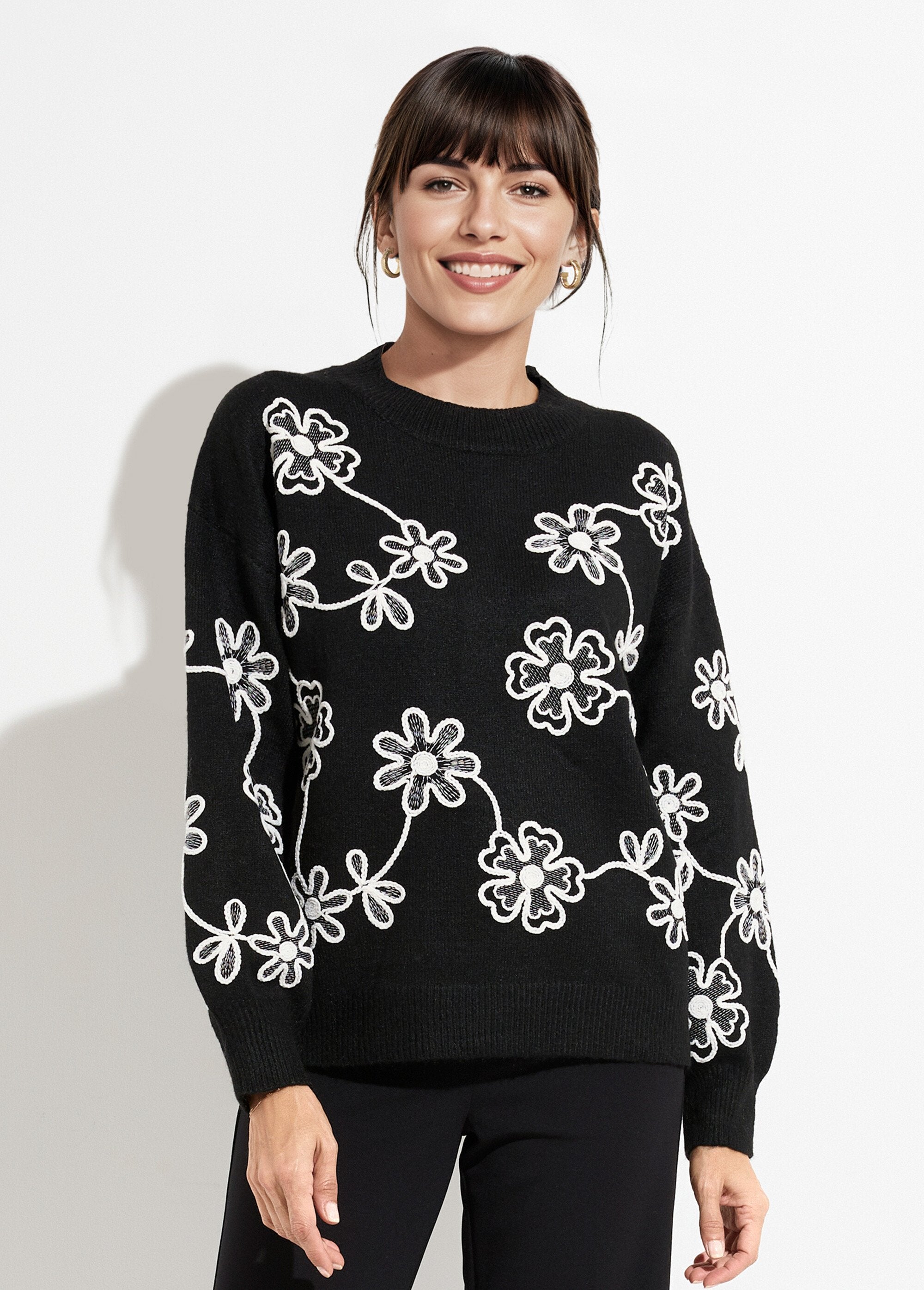 Pull_montant_application_fleurs_brodées_Noir_FA1_slim