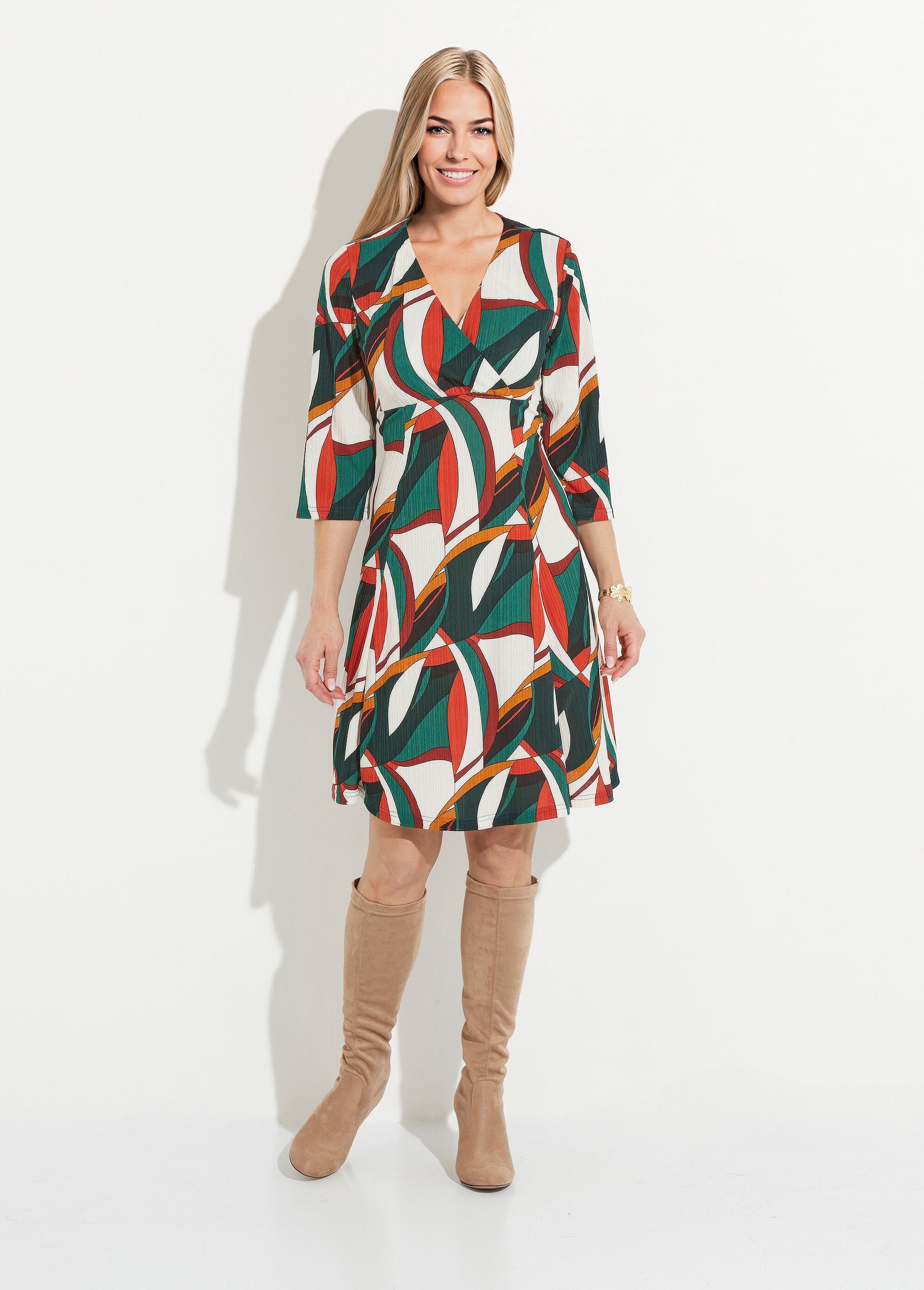 Robe_cache-coeur_courte_imprimé_graphique_multicolore_Imprime_vert_FA1_slim