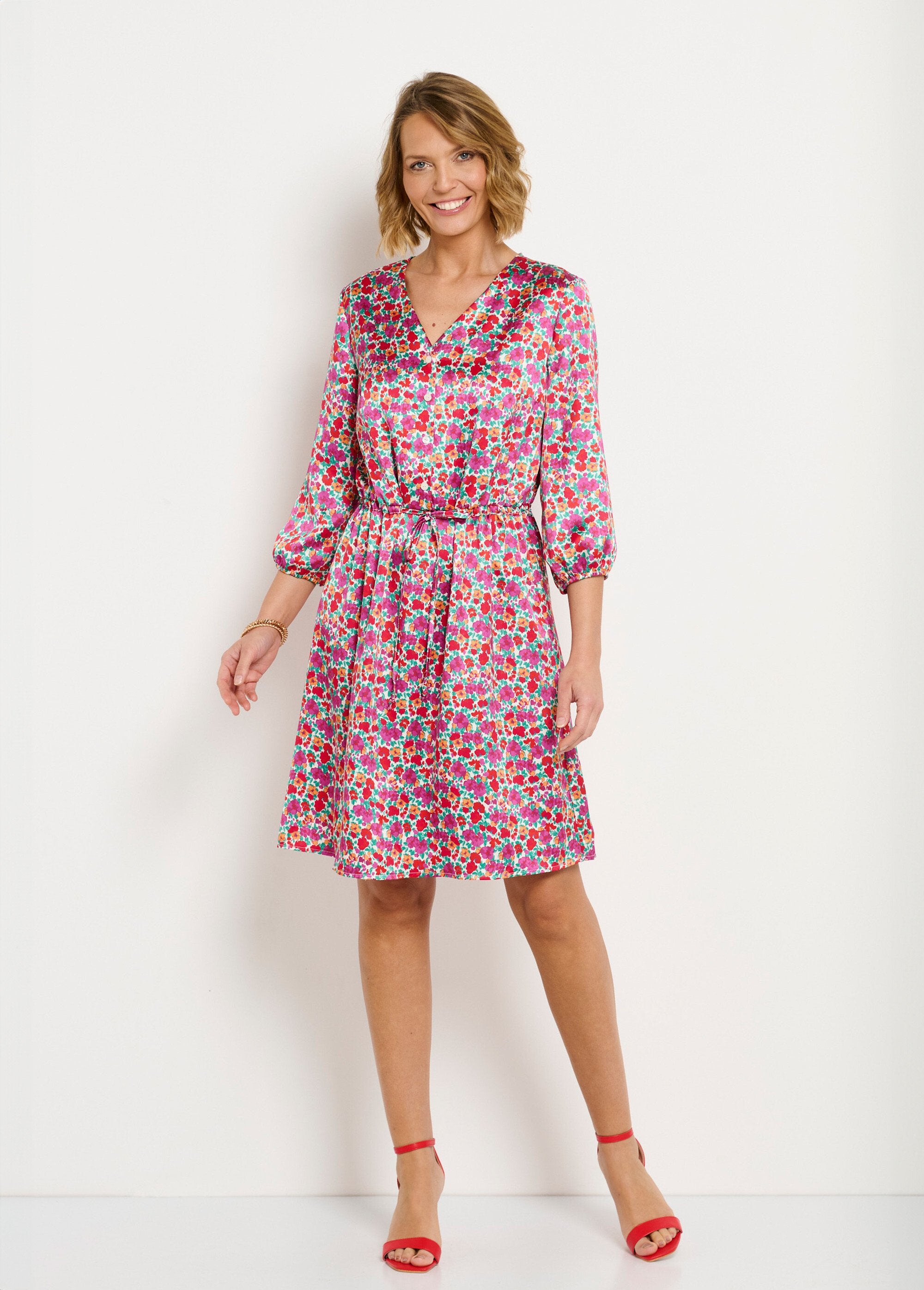 Short_flared_dress_with_floral_satin_and_buttoned_V-neck_Multicolor_FA1_slim