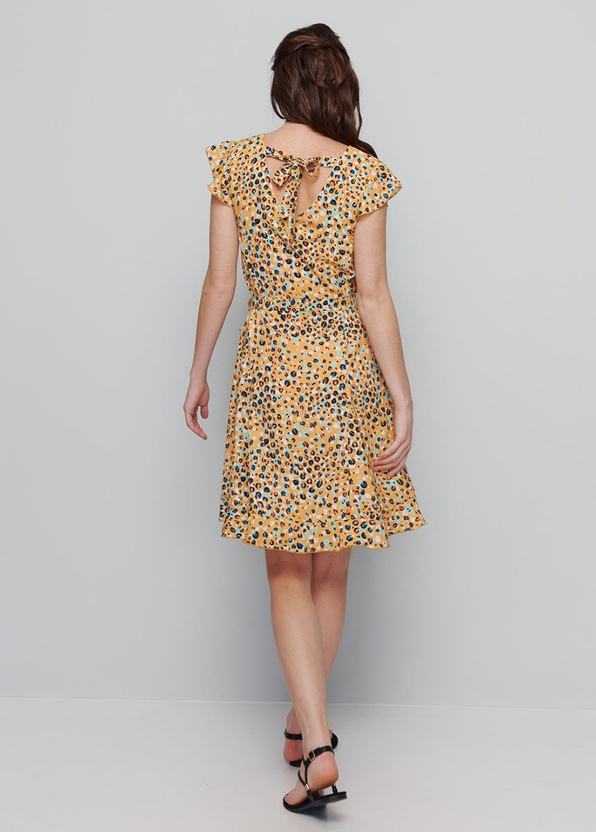 Animal_skin_print_ruffled_dress_Honey_background_DO1_slim