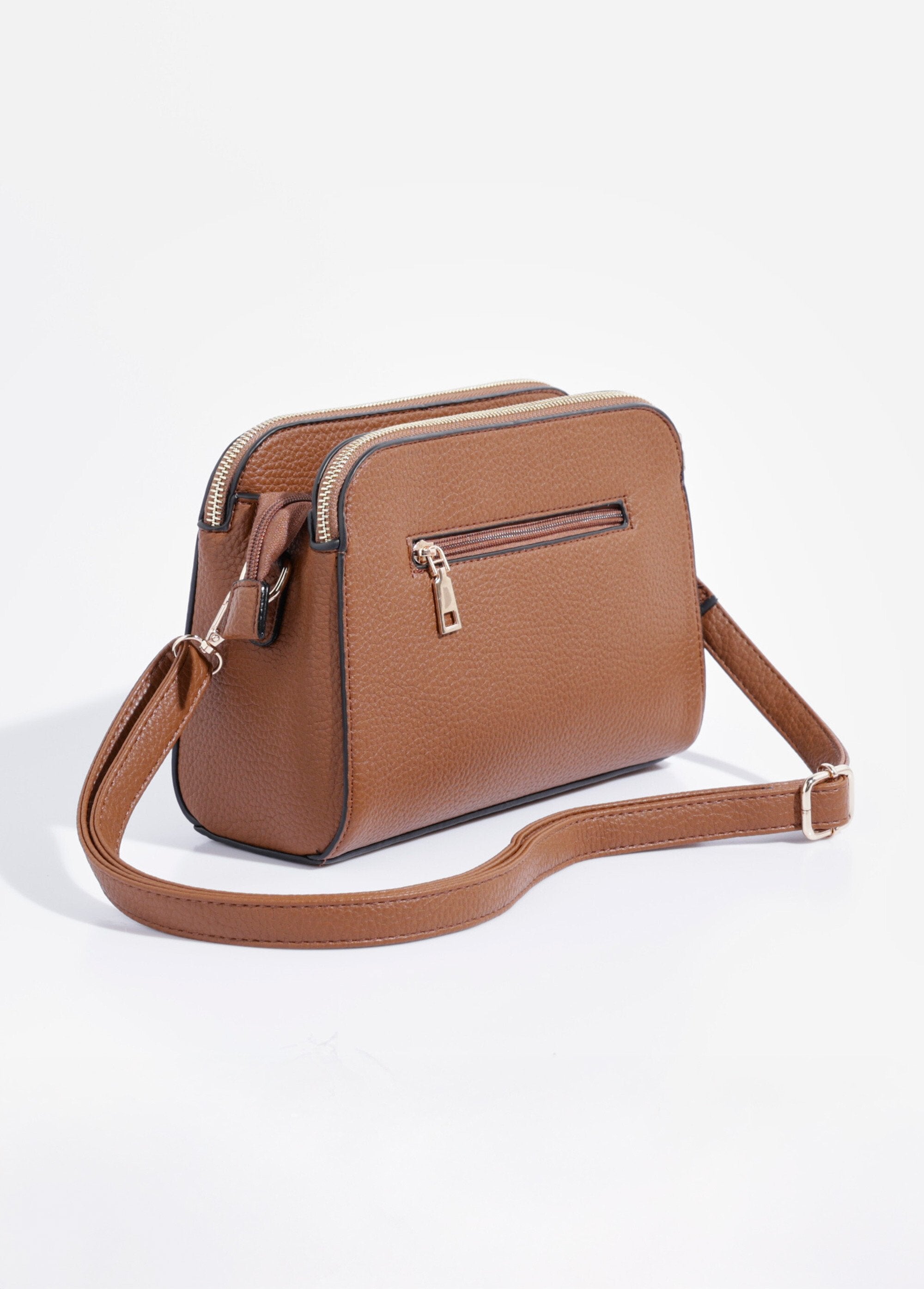 Compact_multi-pocket_bag_with_metal_detail_camel_DO1_slim