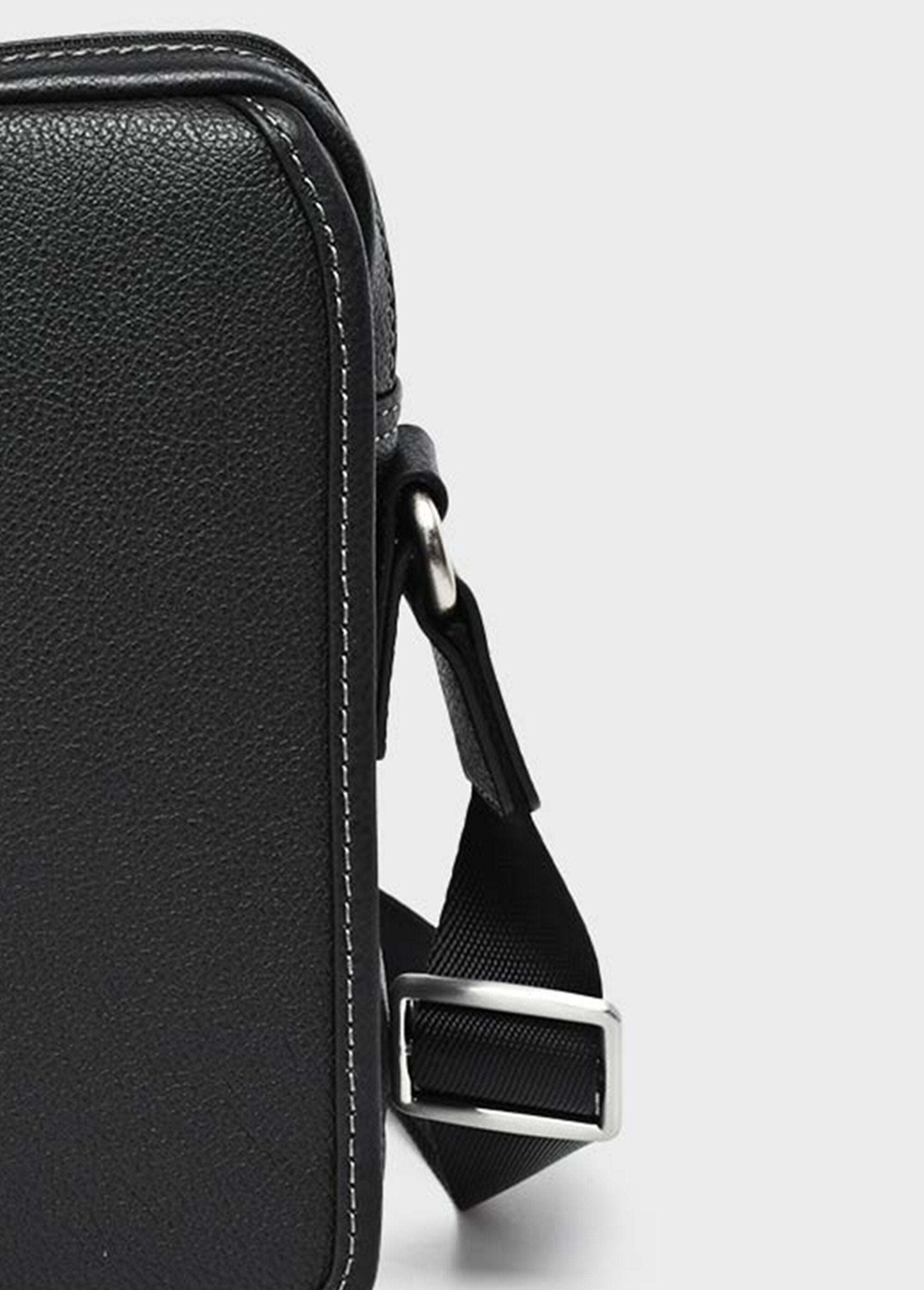 Men's_leather_bag_with_flap_Black_DE1_slim