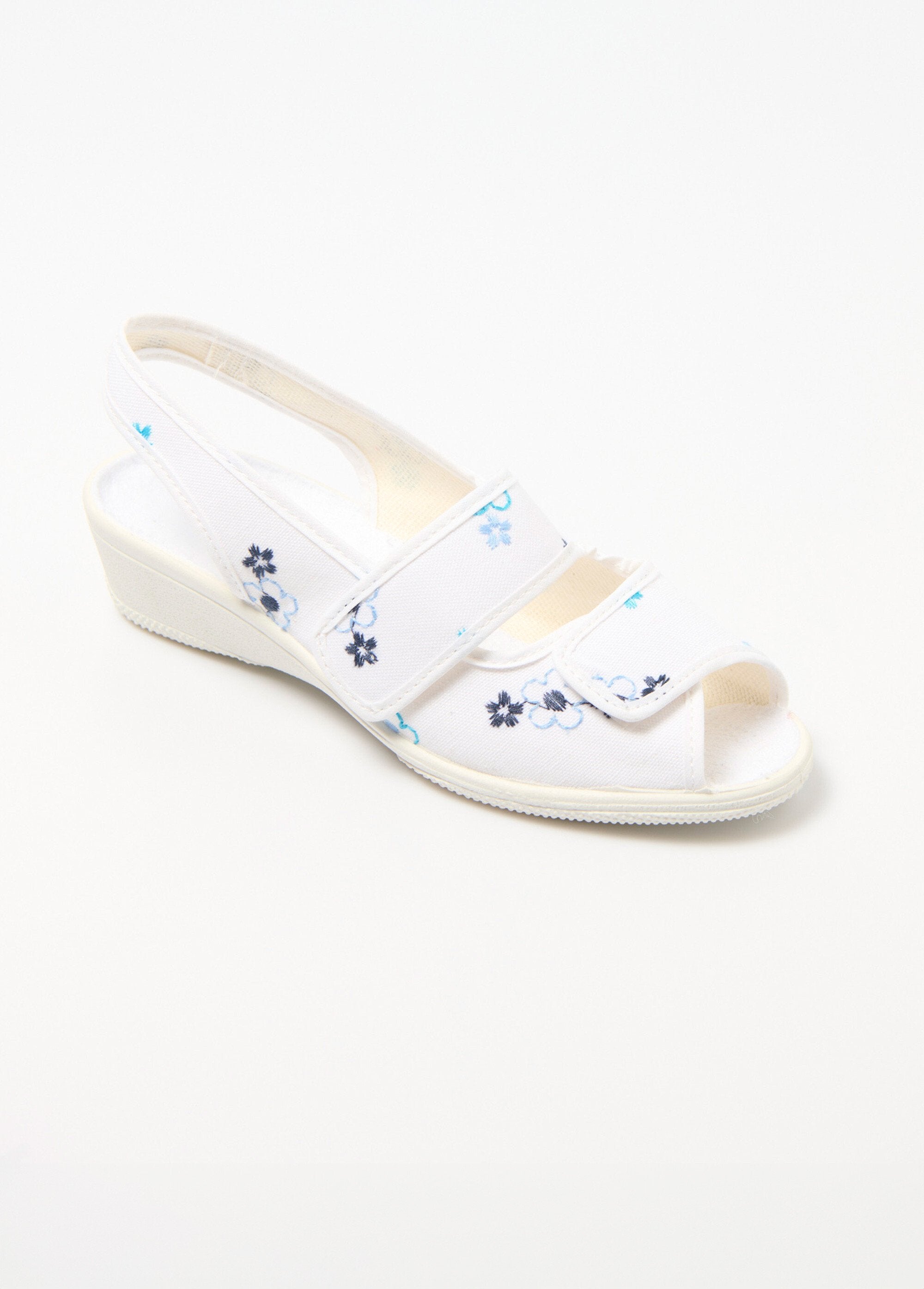 Embroidered_wedge_sandals_comfort_width_velcro_White_FA1_slim