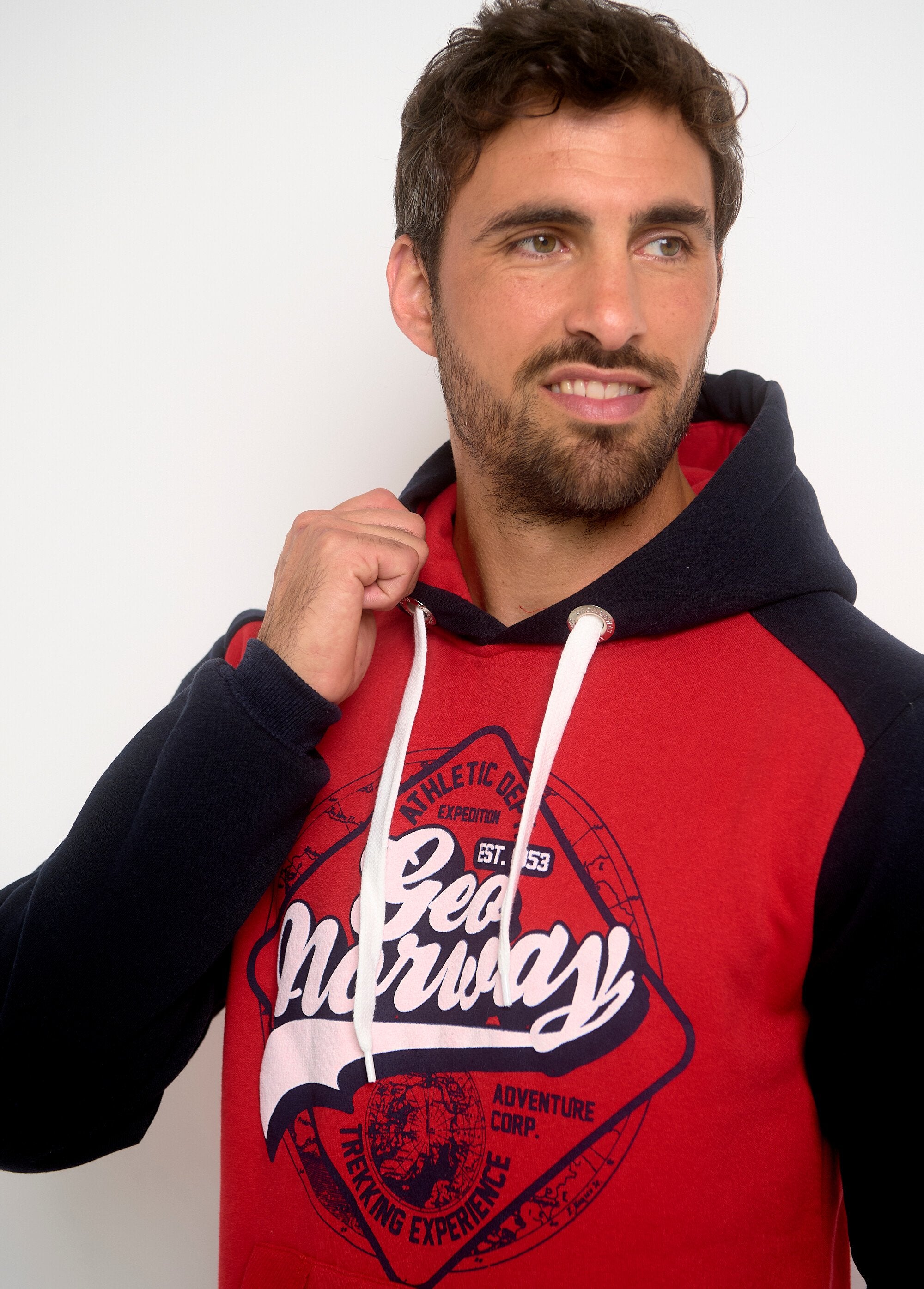 Vintage_Logo_Hoodie_Red_DE1_slim