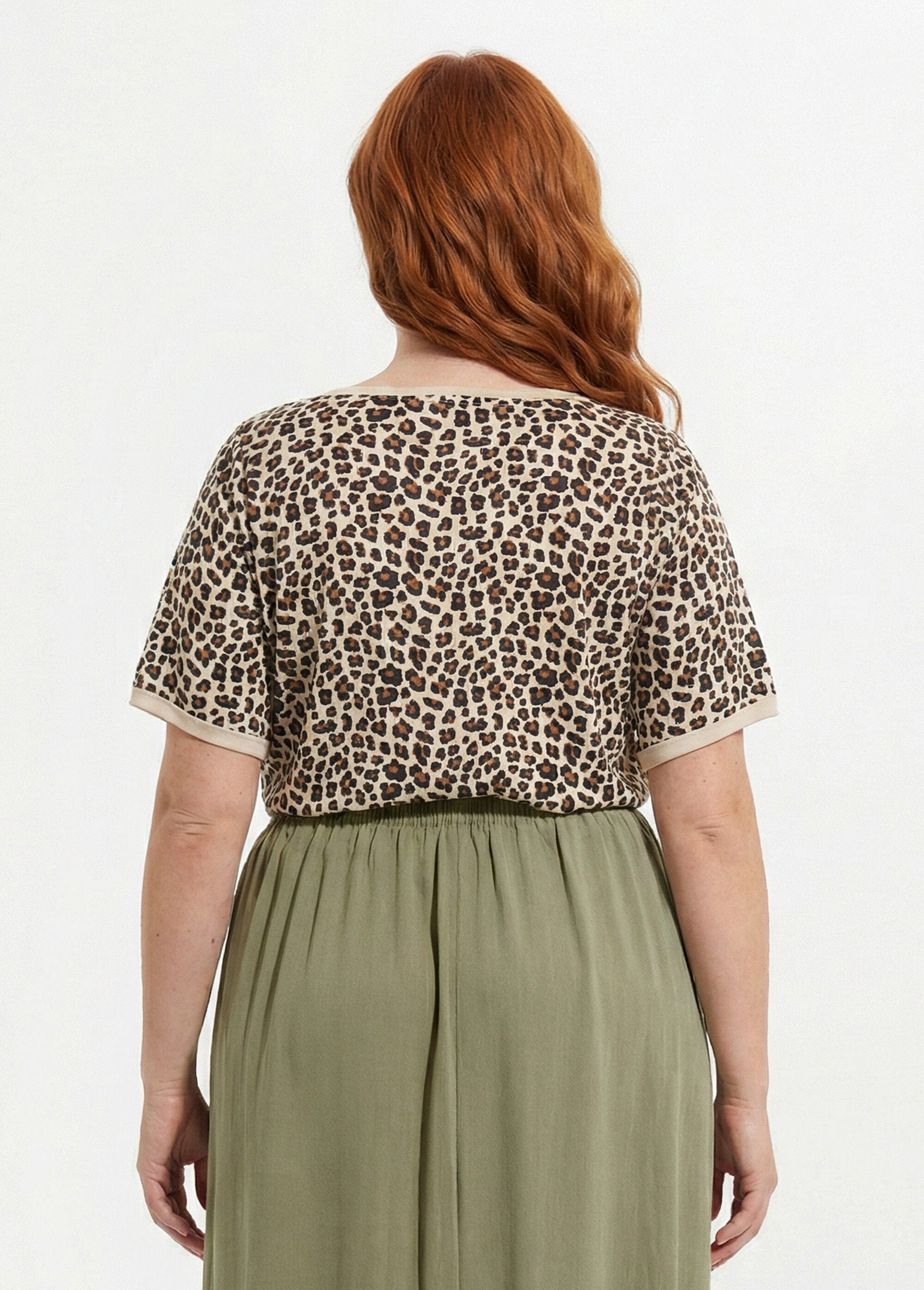 Leopard_print_short-sleeved_T-shirt_Leopard_DO1_curvy