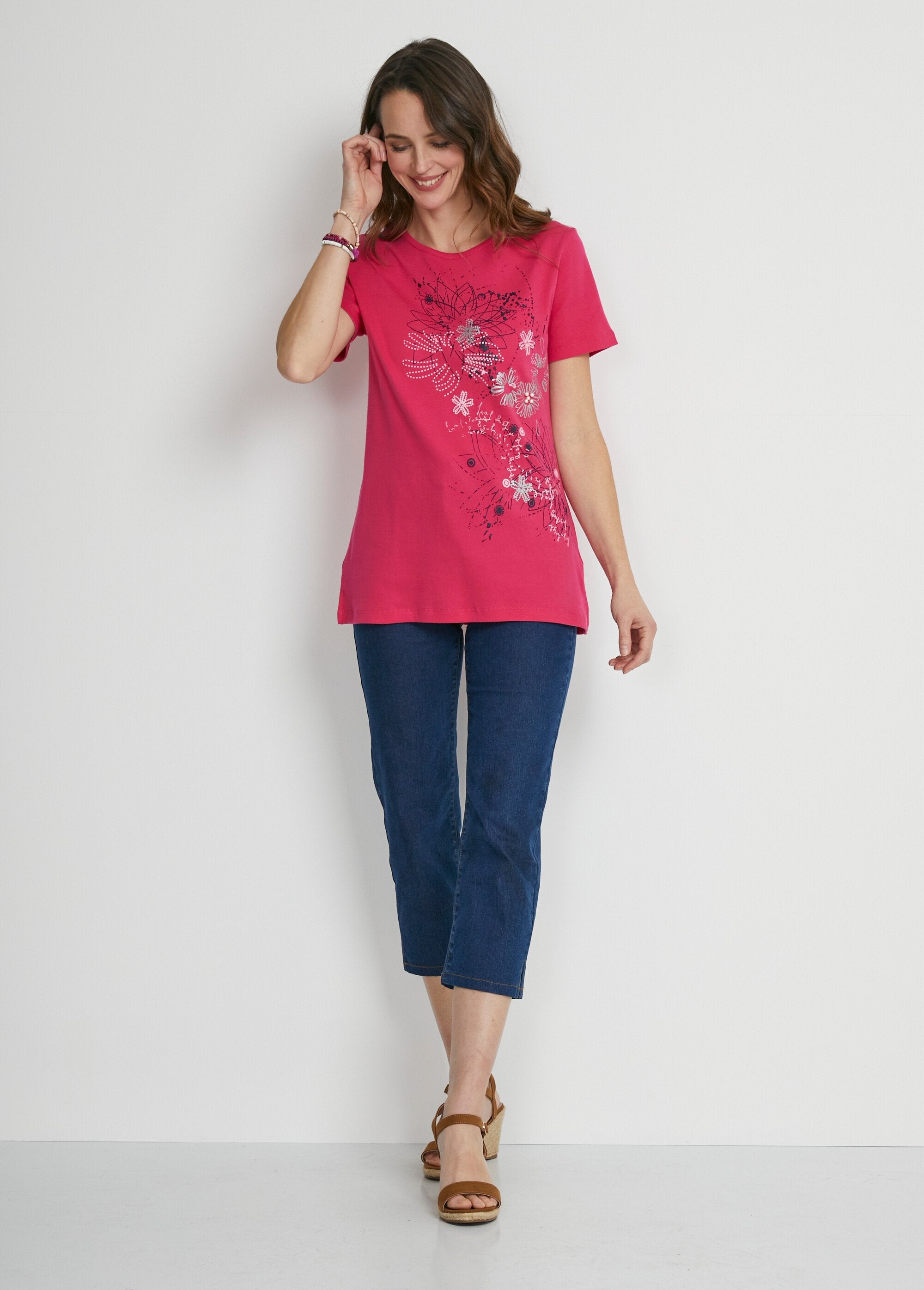 Long_floral_pattern_t-shirt_with_side_slits_Fuchsia_SF1_slim