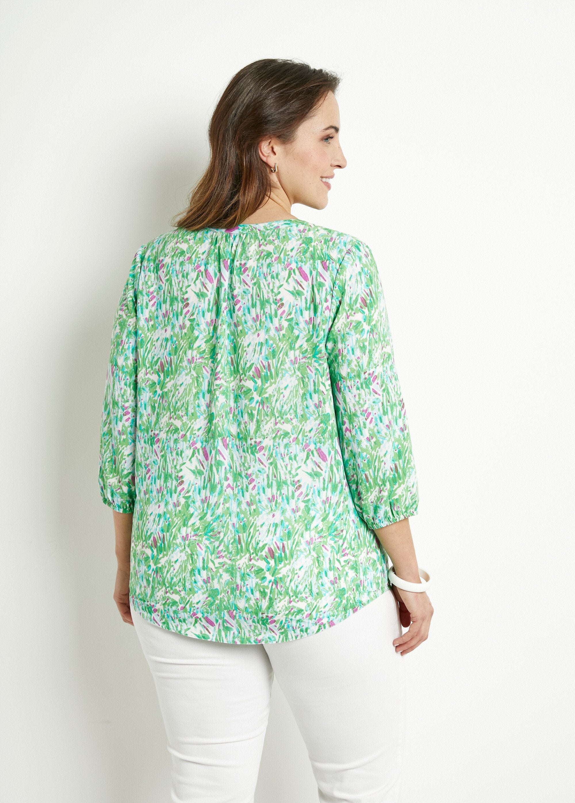 Loose_long_printed_tunic_with_3/4_sleeves_Green_print_DO1_curvy