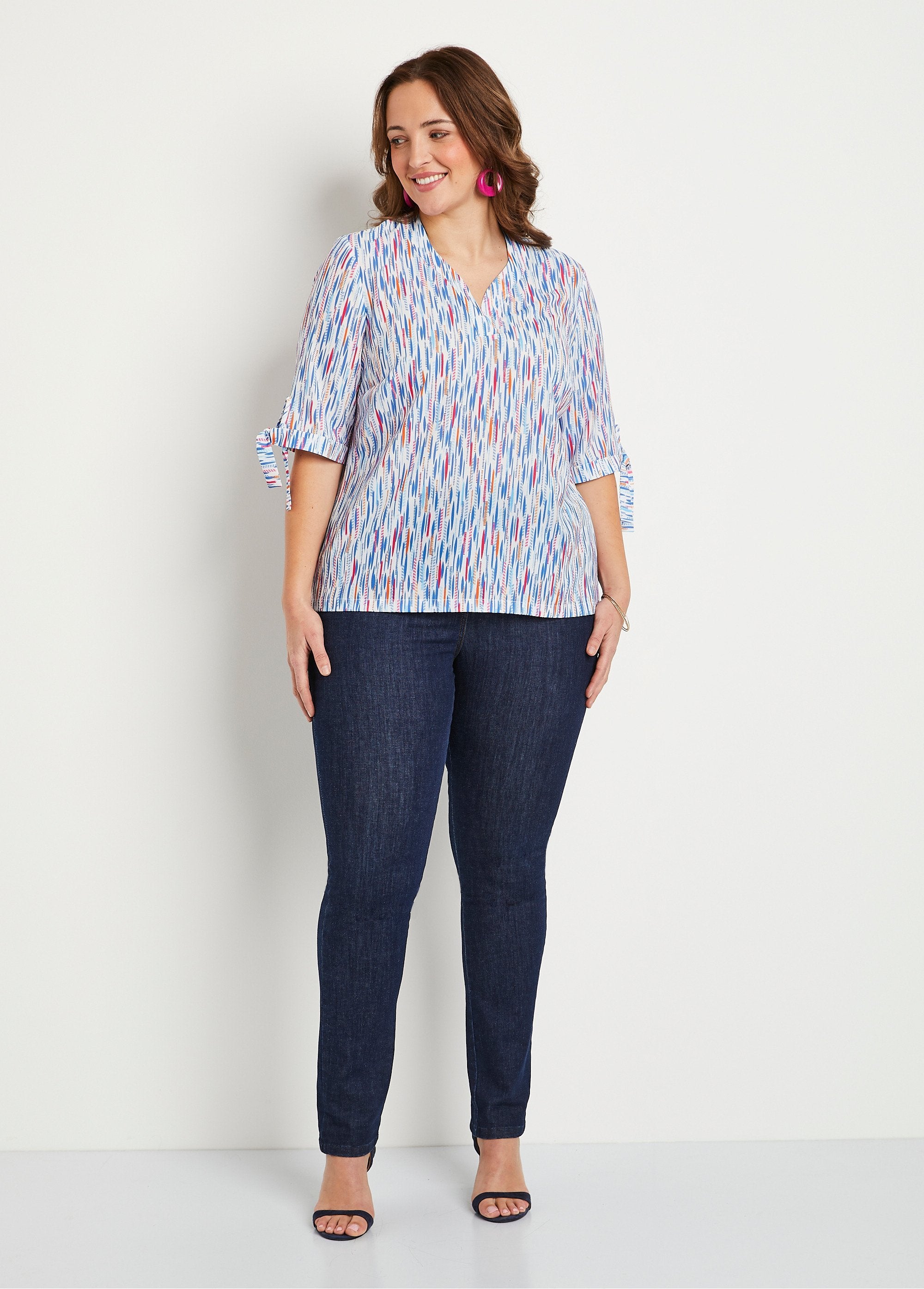 Short-sleeved_straight_tunic_with_ties_Blue_and_fuchsia_SF1_curvy