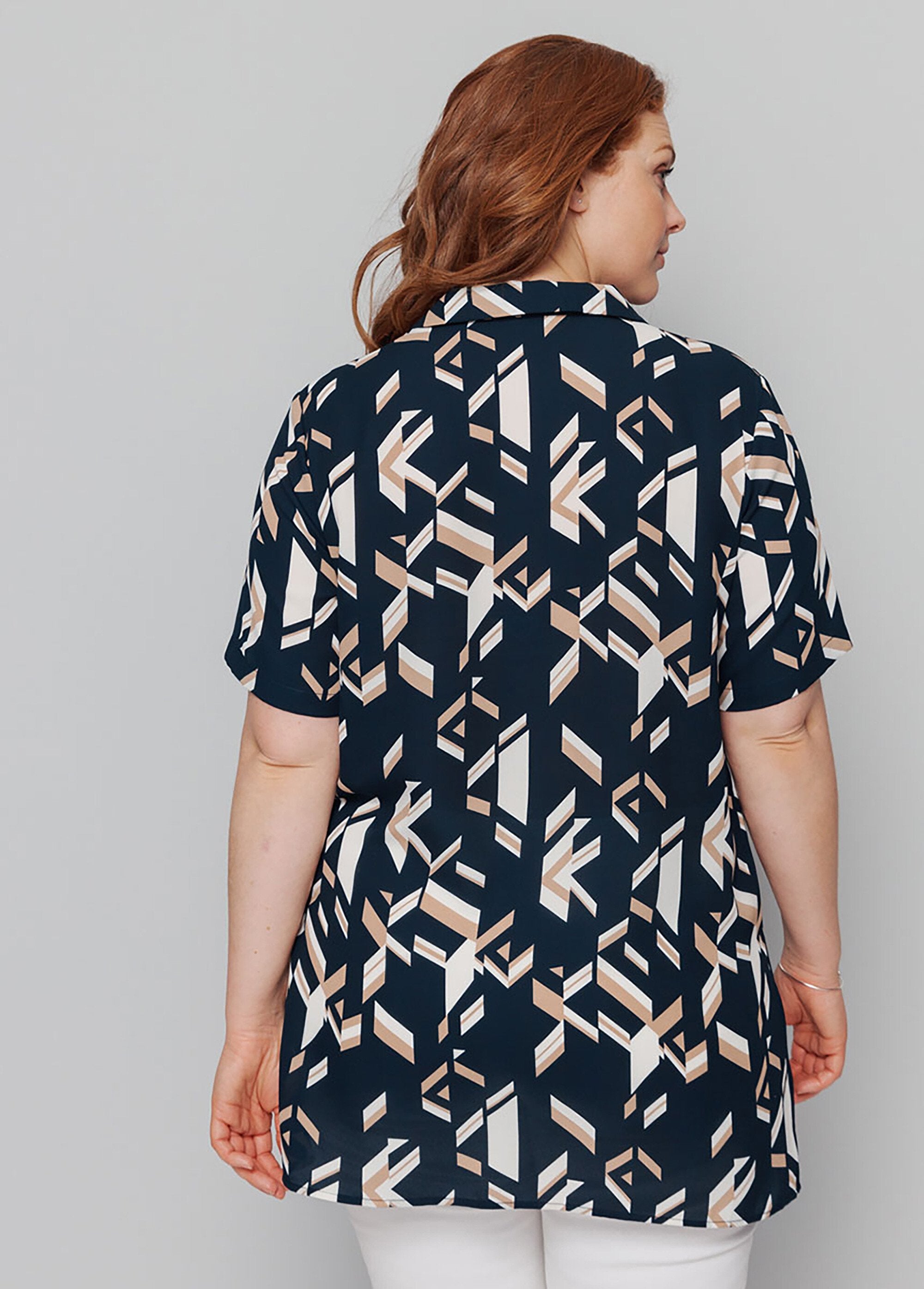 Long_printed_buttoned_tunic_Navy_and_sand_DO1_curvy