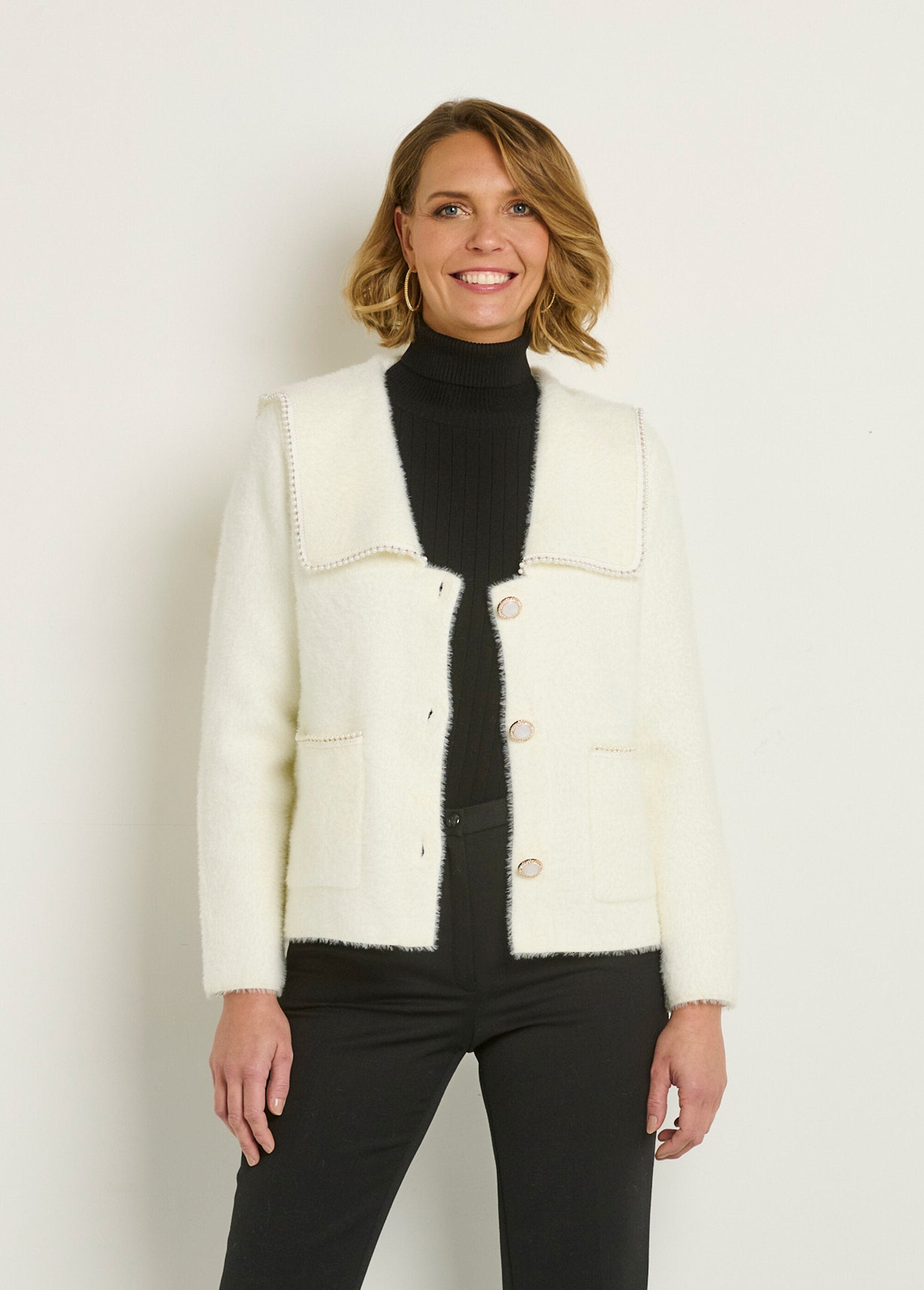 Hairy_knit_V-neck_jacket_chic_details_Blanc_FA1_slim