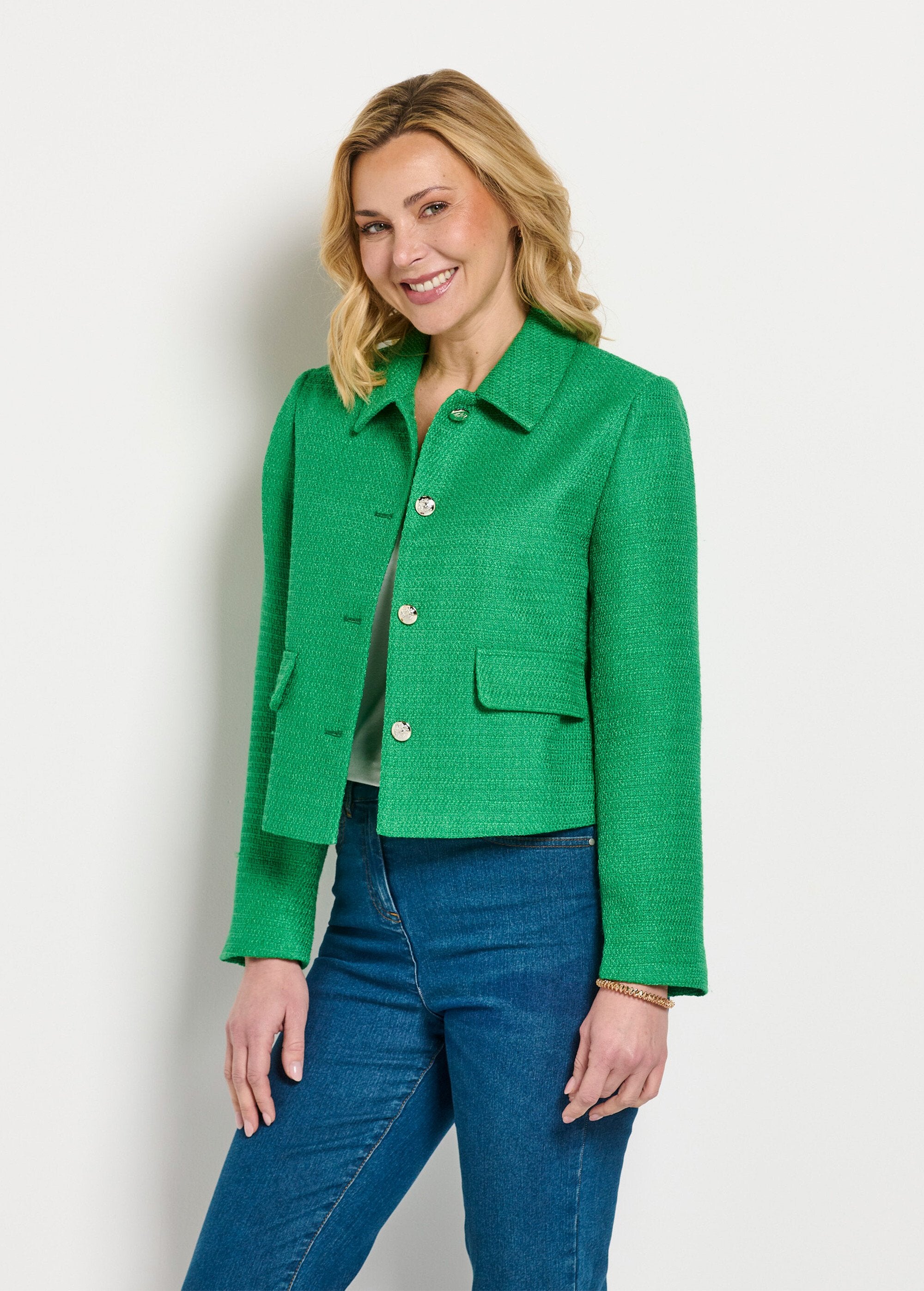 Short,_straight,_buttoned_jacket_in_plain_woven_fabric_Green_FA1_slim