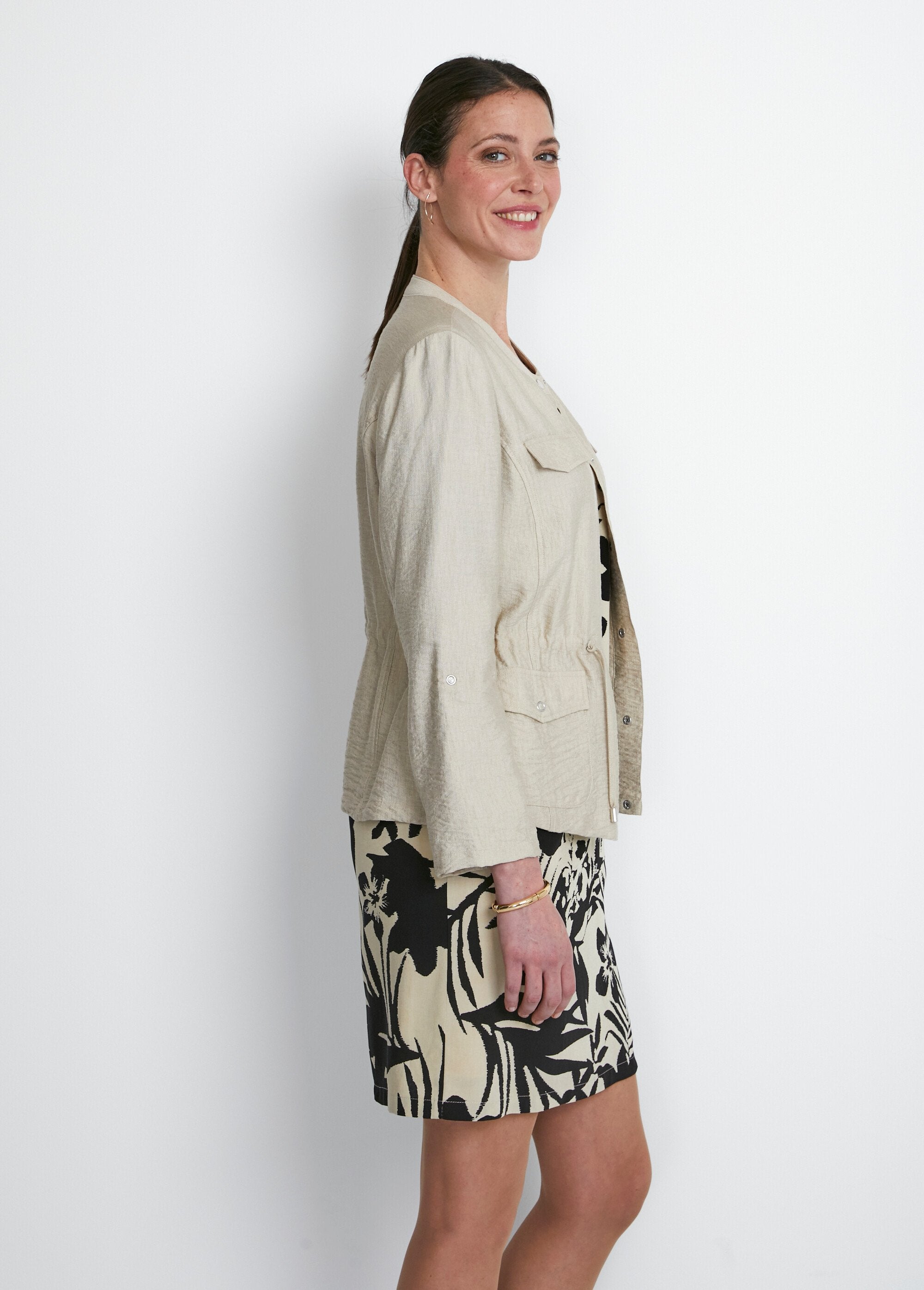 Long-sleeved_collarless_safari_jacket_Sable_DR1_slim