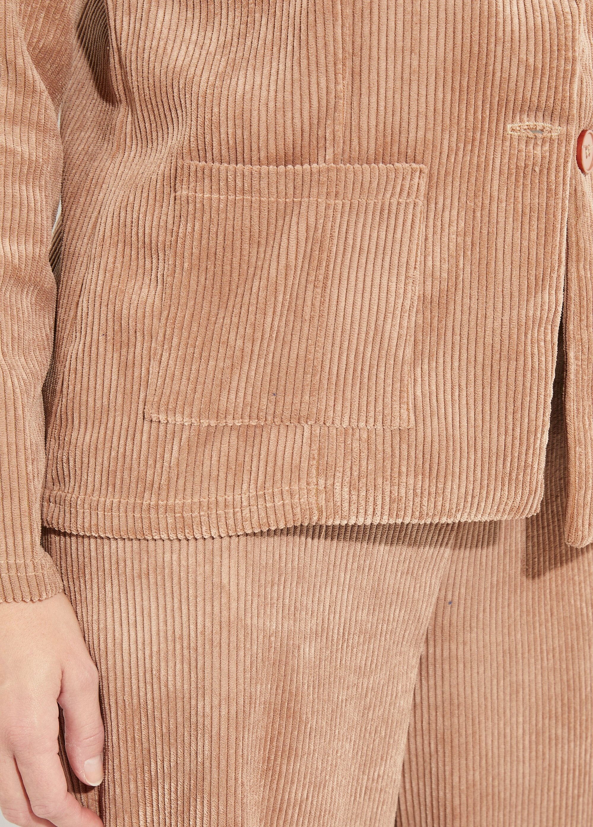 Wide-wale_corduroy_jacket,_tailored_collar_camel_DE2_slim